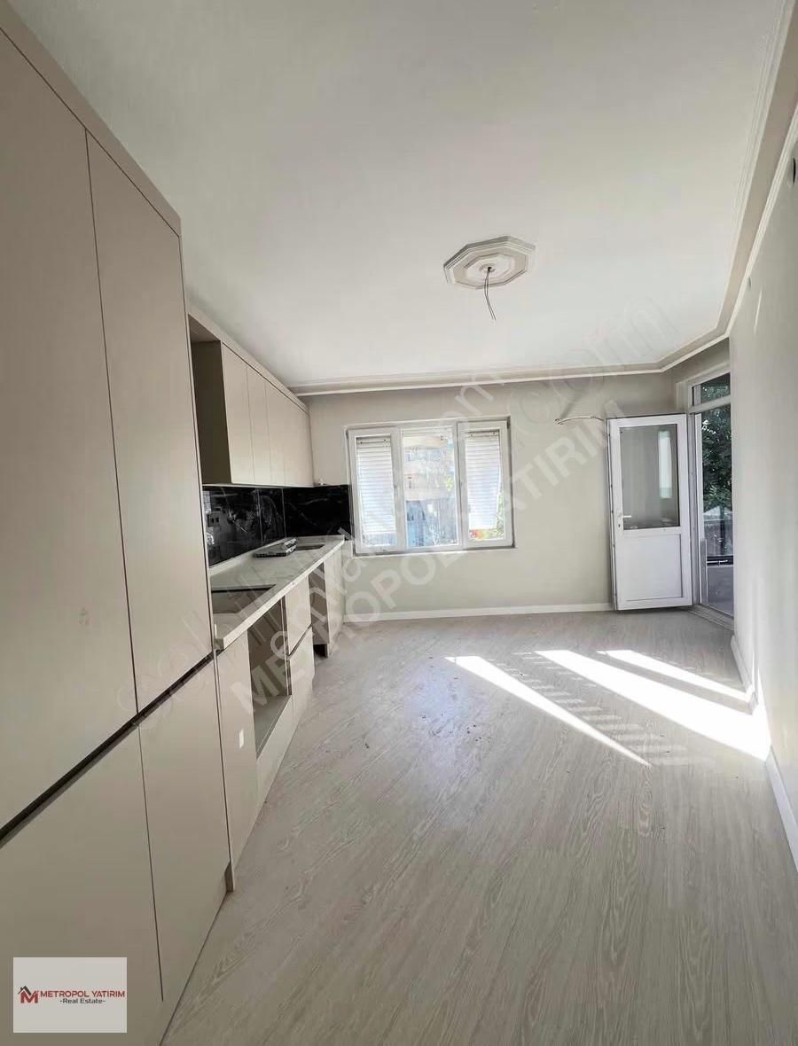 Kızıltoprak Meydan Tıp Yanı Katta Asansörlü 3+1 Ful Tadilatlı - Görsel 14