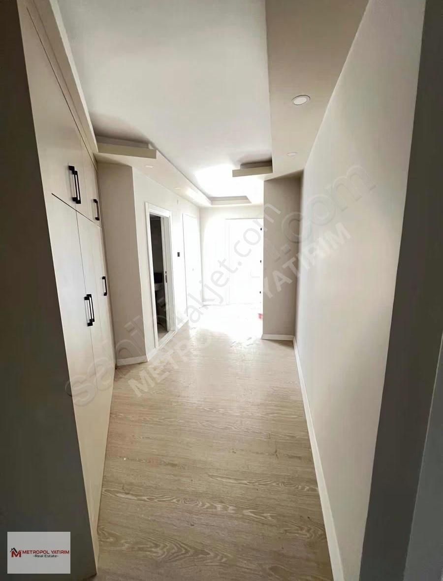 Kızıltoprak Meydan Tıp Yanı Katta Asansörlü 3+1 Ful Tadilatlı - Görsel 5