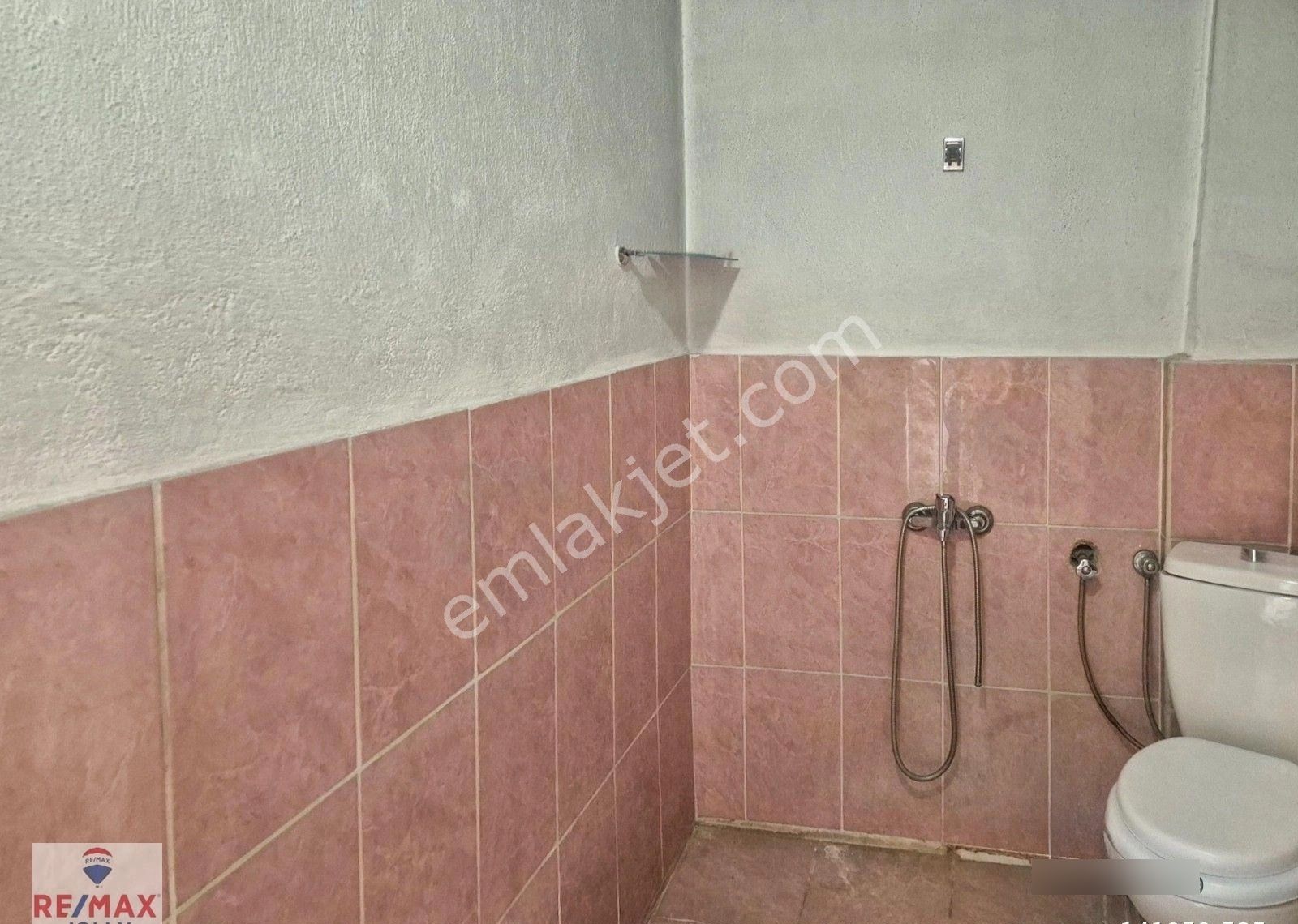 İzmir Bayraklı Tepekule Mahallesinde 2+1 Satılık Daire - Görsel 2