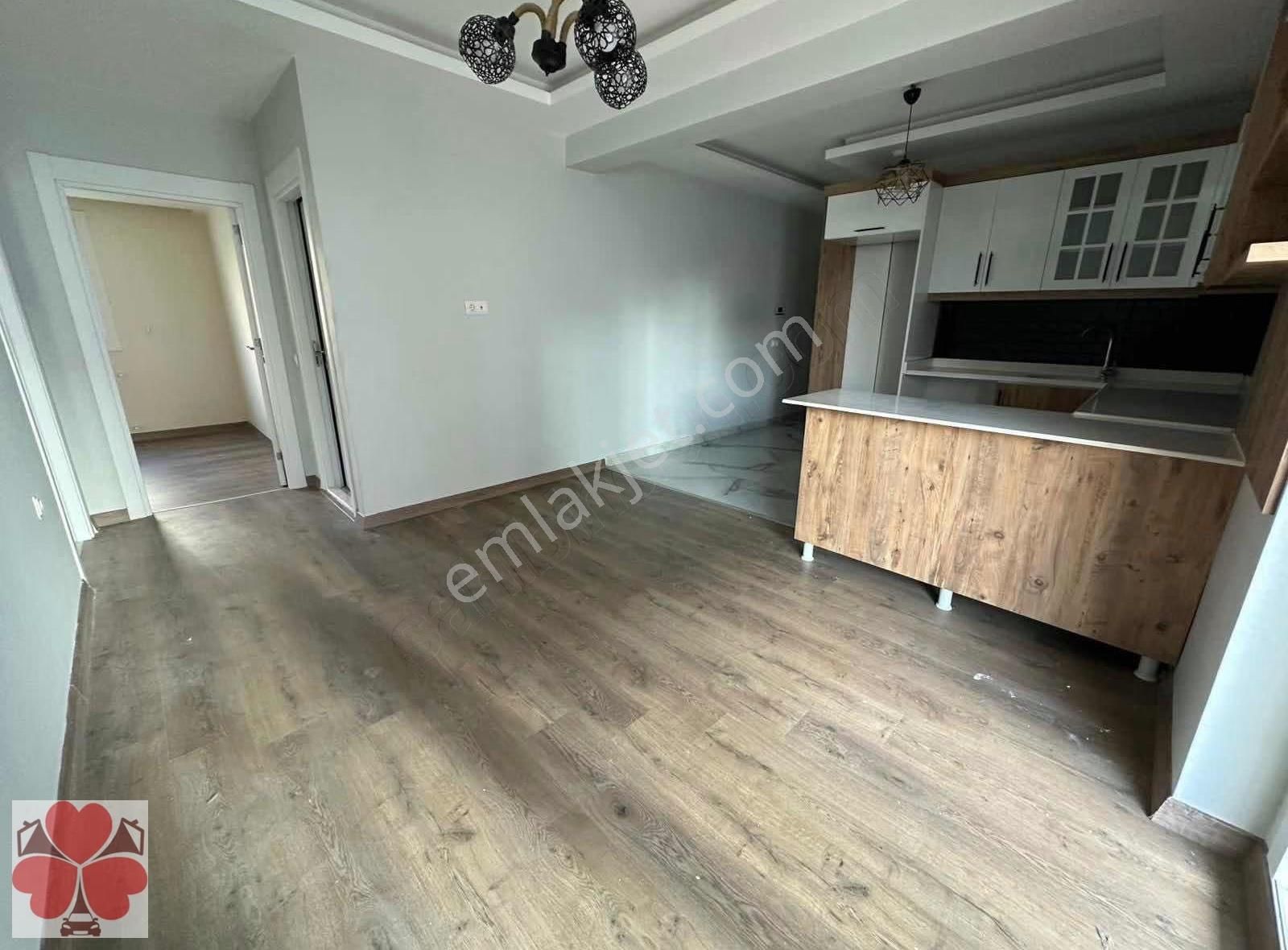 Yonca'dan Mezitli Menderes'te Geniş Teraslı Kiralık 2+1 - Görsel 3