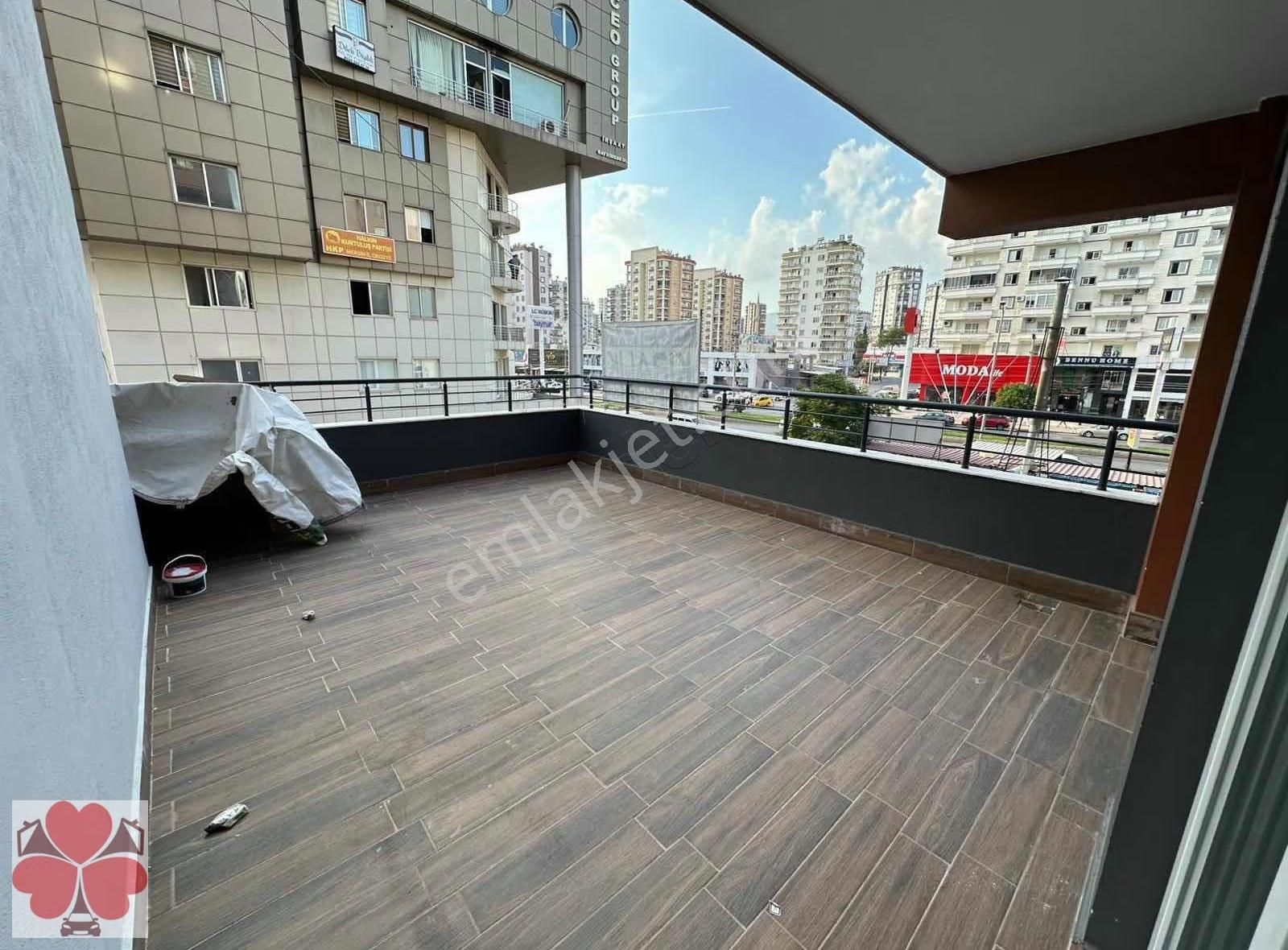 Yonca'dan Mezitli Menderes'te Geniş Teraslı Kiralık 2+1 - Görsel 15