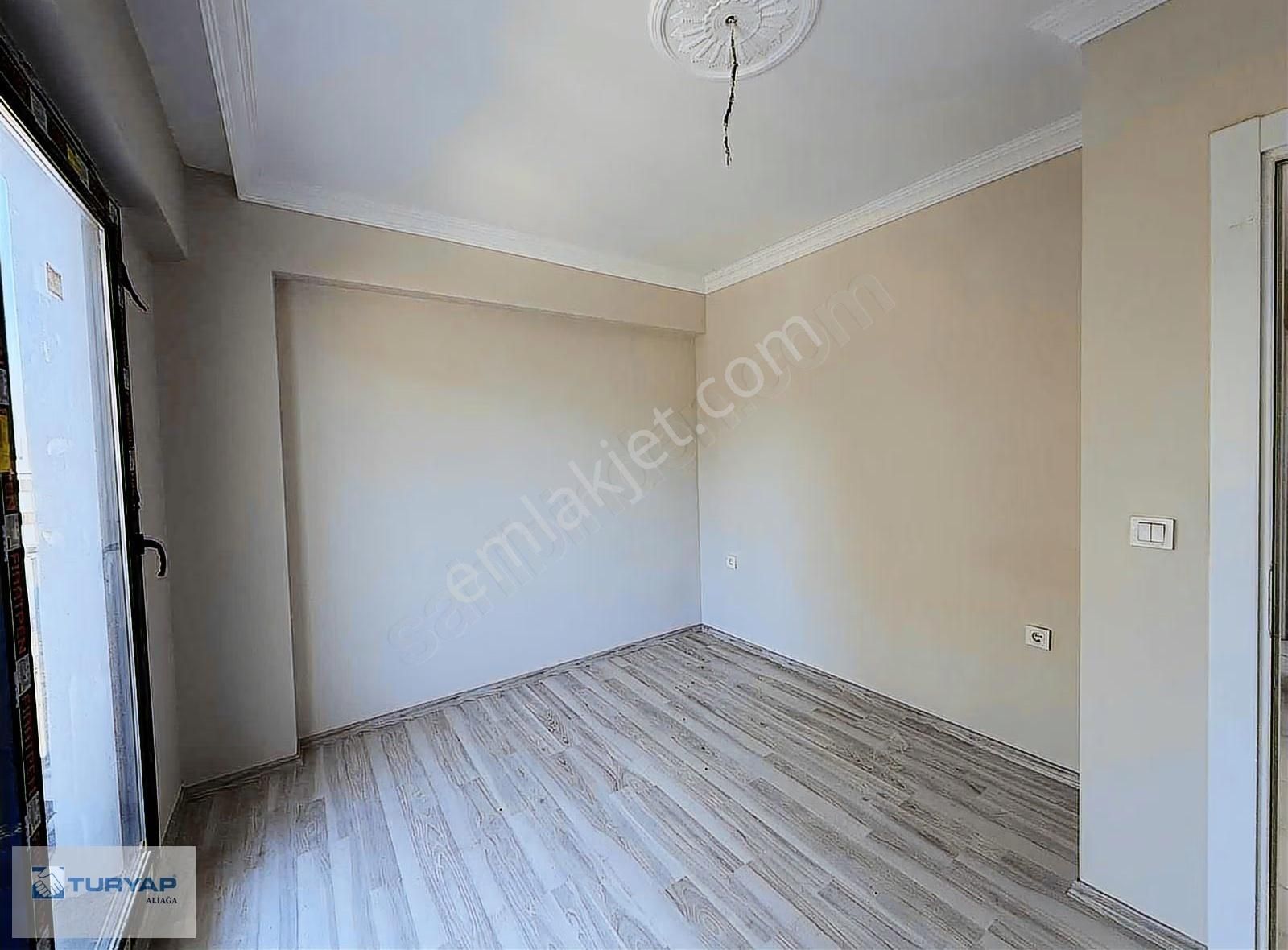 Kurtuluş Mahallesinde Satılık 2+1 Kapalı Mutfak