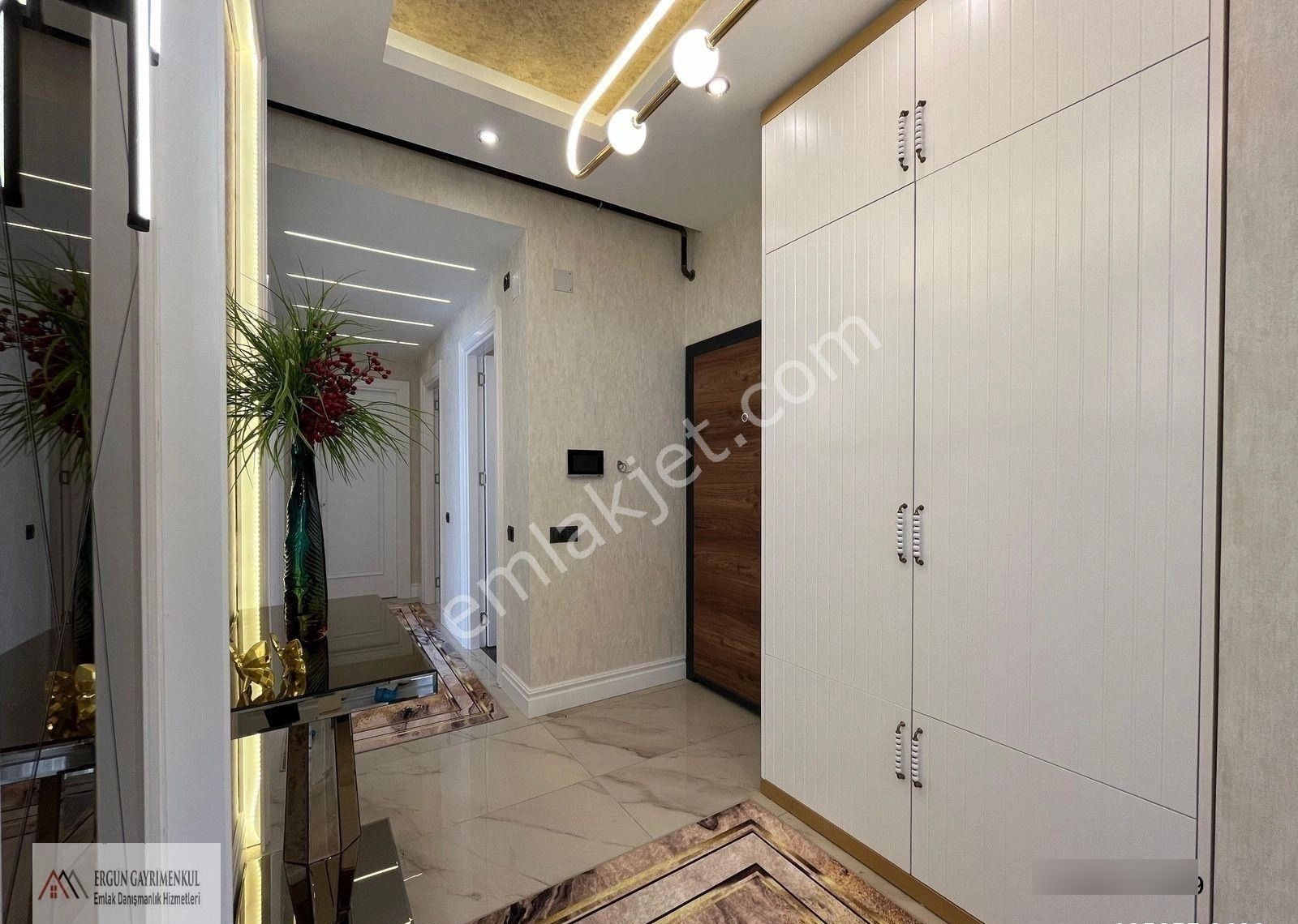 Havuzlu Site İçinde Bulunan Harika Lokasyonda 3+1 Kiralık Daire - Görsel 11