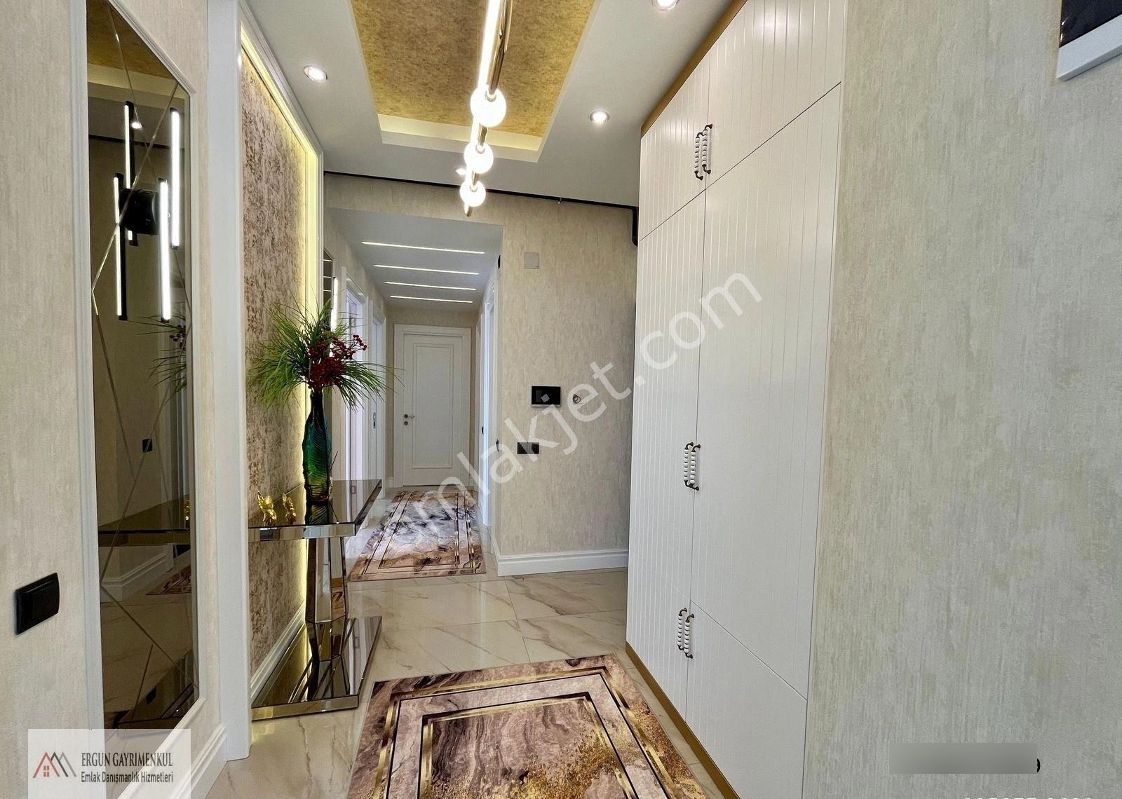 Havuzlu Site İçinde Bulunan Harika Lokasyonda 3+1 Kiralık Daire - Görsel 10