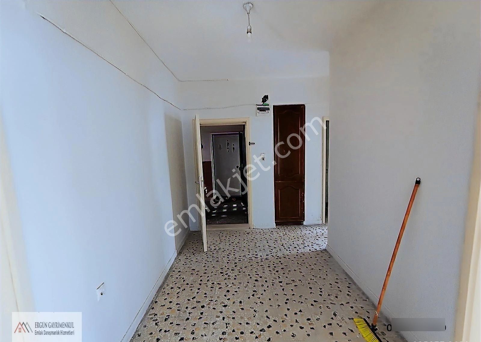 Ergünden Güvenevlerde Fırsat Satılık Alanya Sokağında 3+1 Daire - Görsel 28