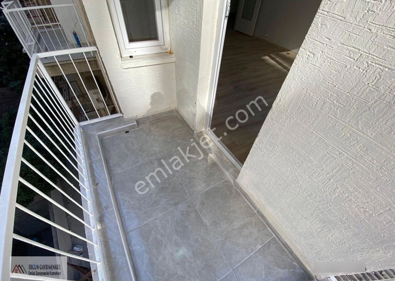 Ergünden Cumhuriyette Ara Kat İçi Full Yapılı Satılık 3+1 Daire - Görsel 5