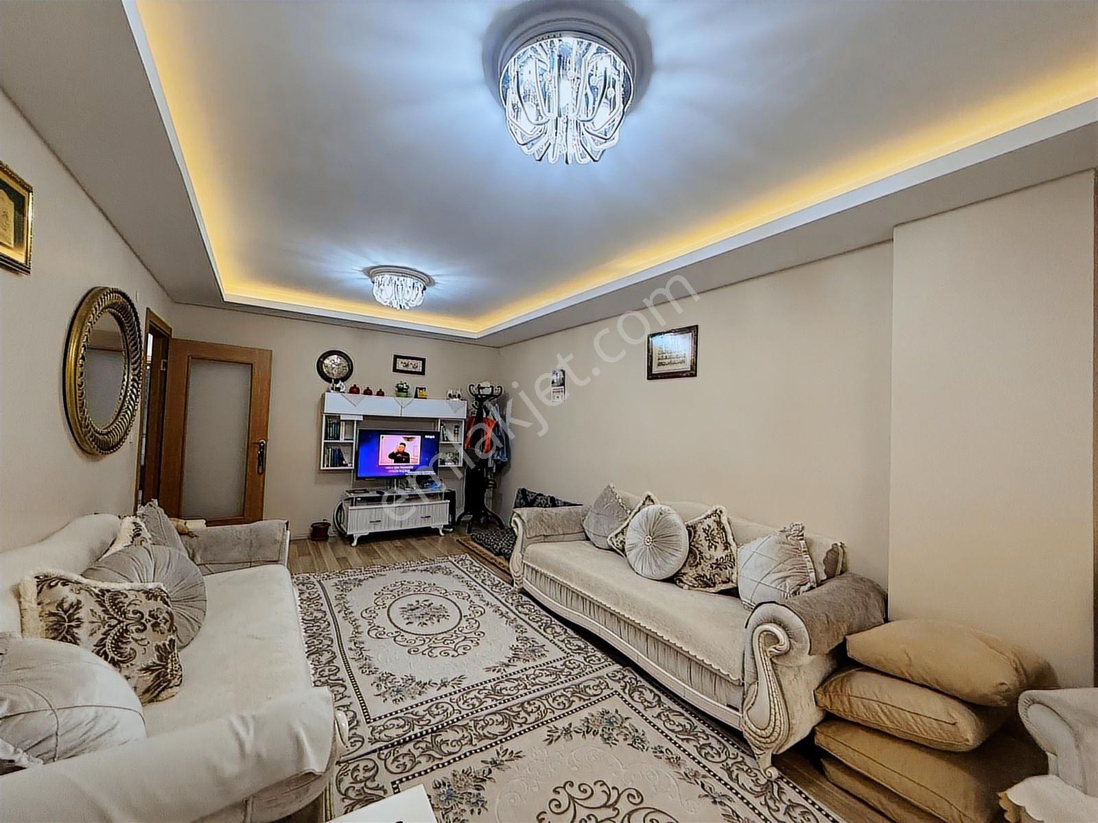 Güzeltepe'de Satılık Daire Kullanışlı 2+1 Geniş Ve Ferah - Görsel 3