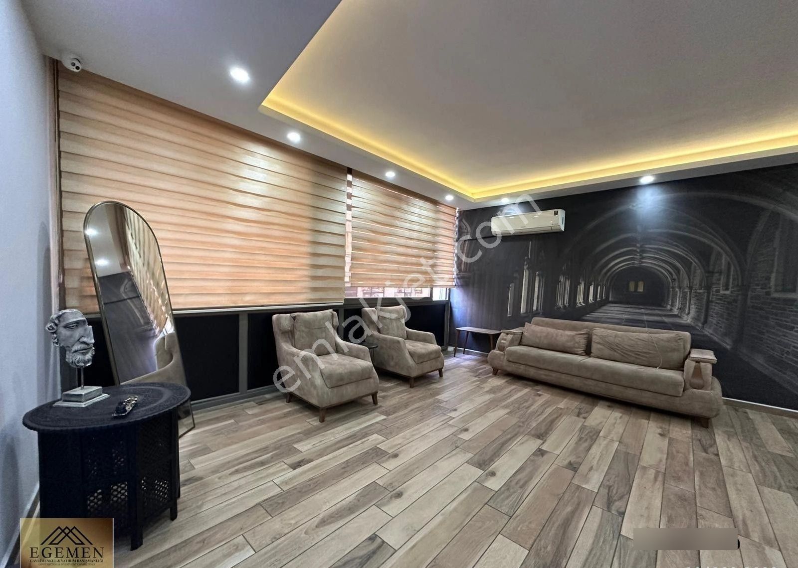 Kuşadası Merkezde Satılık İşyeri - Görsel 3