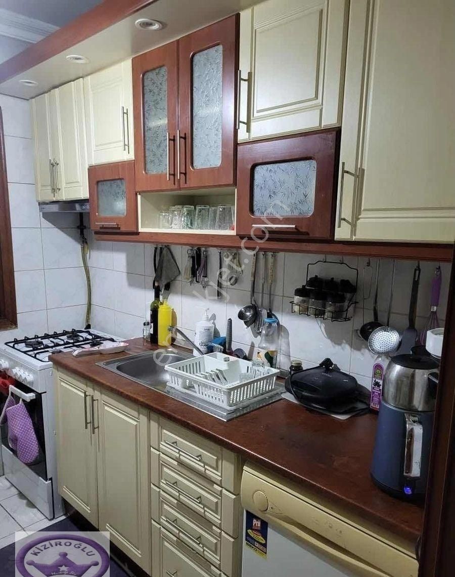 Merkezi Konumda Arakat Balkonlu Kombili 2+1