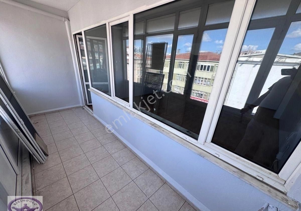 Maltepe Merkezde Ofise Konuta Uygun Asansörlü Otoparklı Balkonlu - Görsel 27