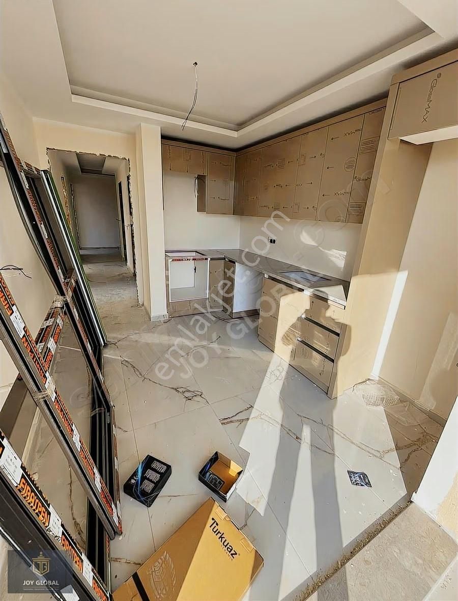 Yeniköyde Geniş Katta Asansörlü 2+1 Ayrı Mutfak Çift Balkonlu - Görsel 7