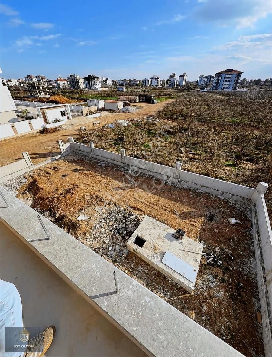 Yeniköyde Geniş Katta Asansörlü 2+1 Ayrı Mutfak Çift Balkonlu - Görsel 9