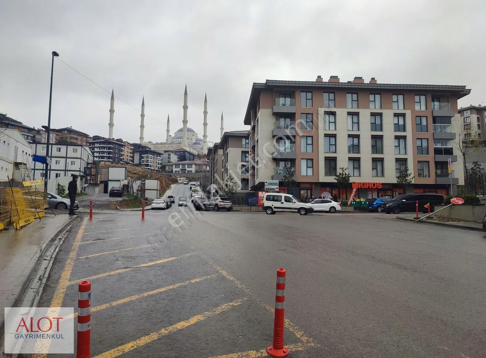Üsküdar Mehmetakif Ersoy Caddesi Emlak Konut 1+1