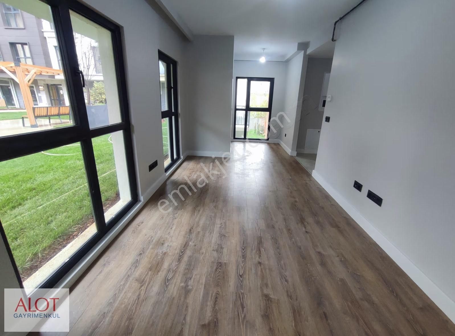 Üsküdar Mehmetakif Ersoy Caddesi Emlak Konut 1+1 - Görsel 15