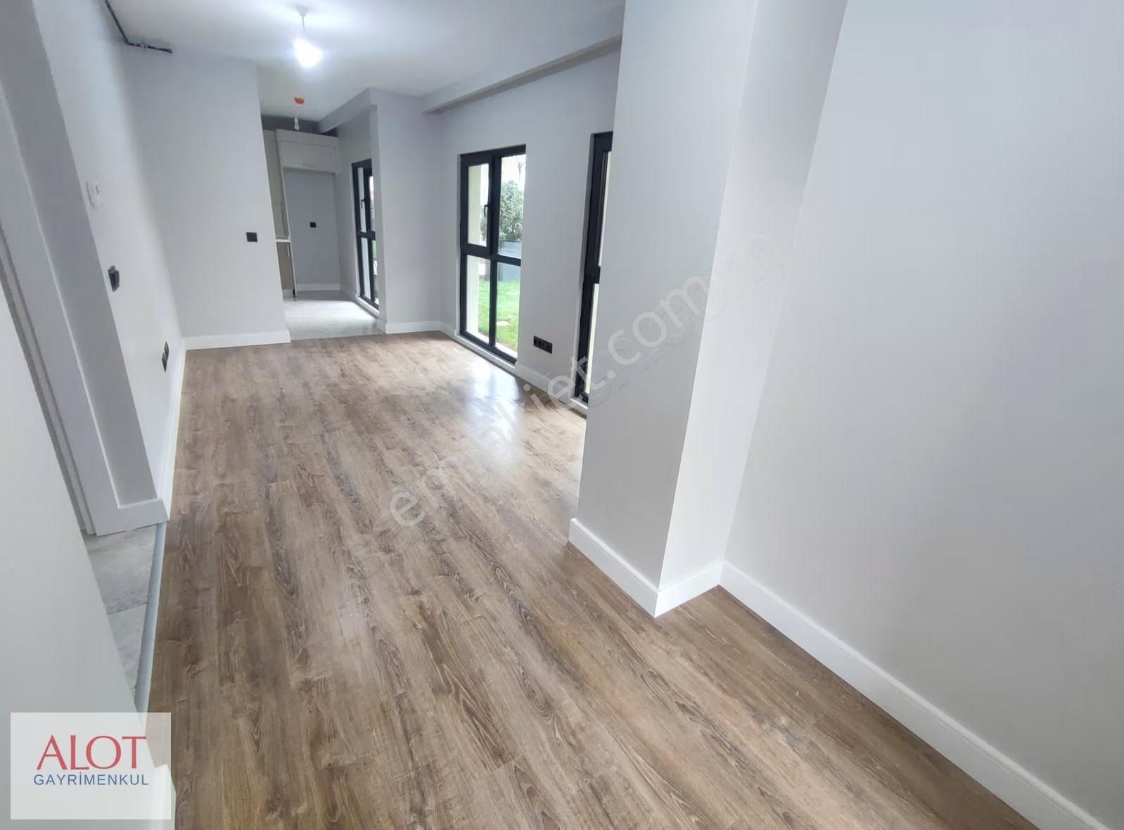 Üsküdar Mehmetakif Ersoy Caddesi Emlak Konut 1+1 - Görsel 11