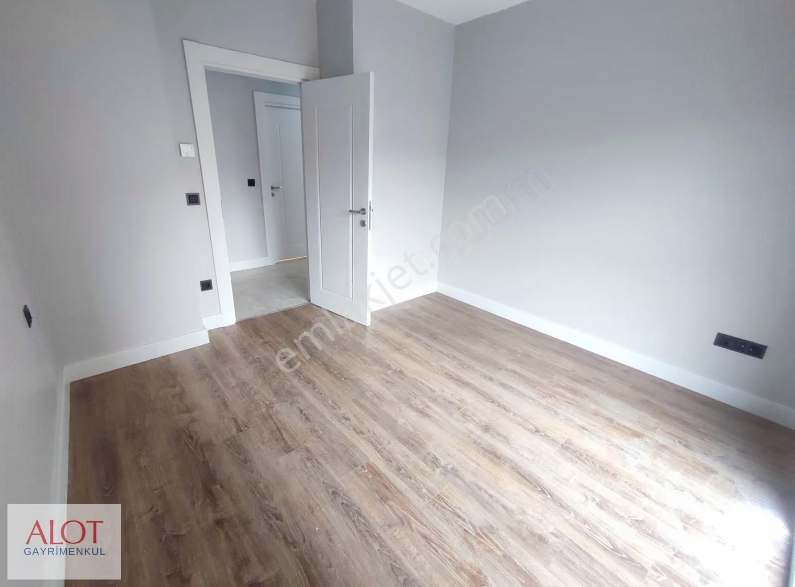 Üsküdar Mehmetakif Ersoy Caddesi Emlak Konut 1+1 - Görsel 10