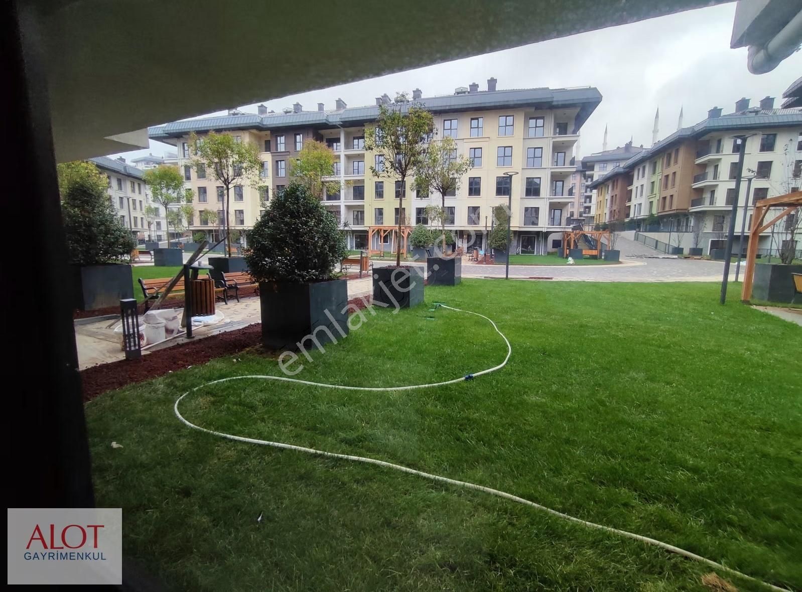 Üsküdar Mehmetakif Ersoy Caddesi Emlak Konut 1+1 - Görsel 14