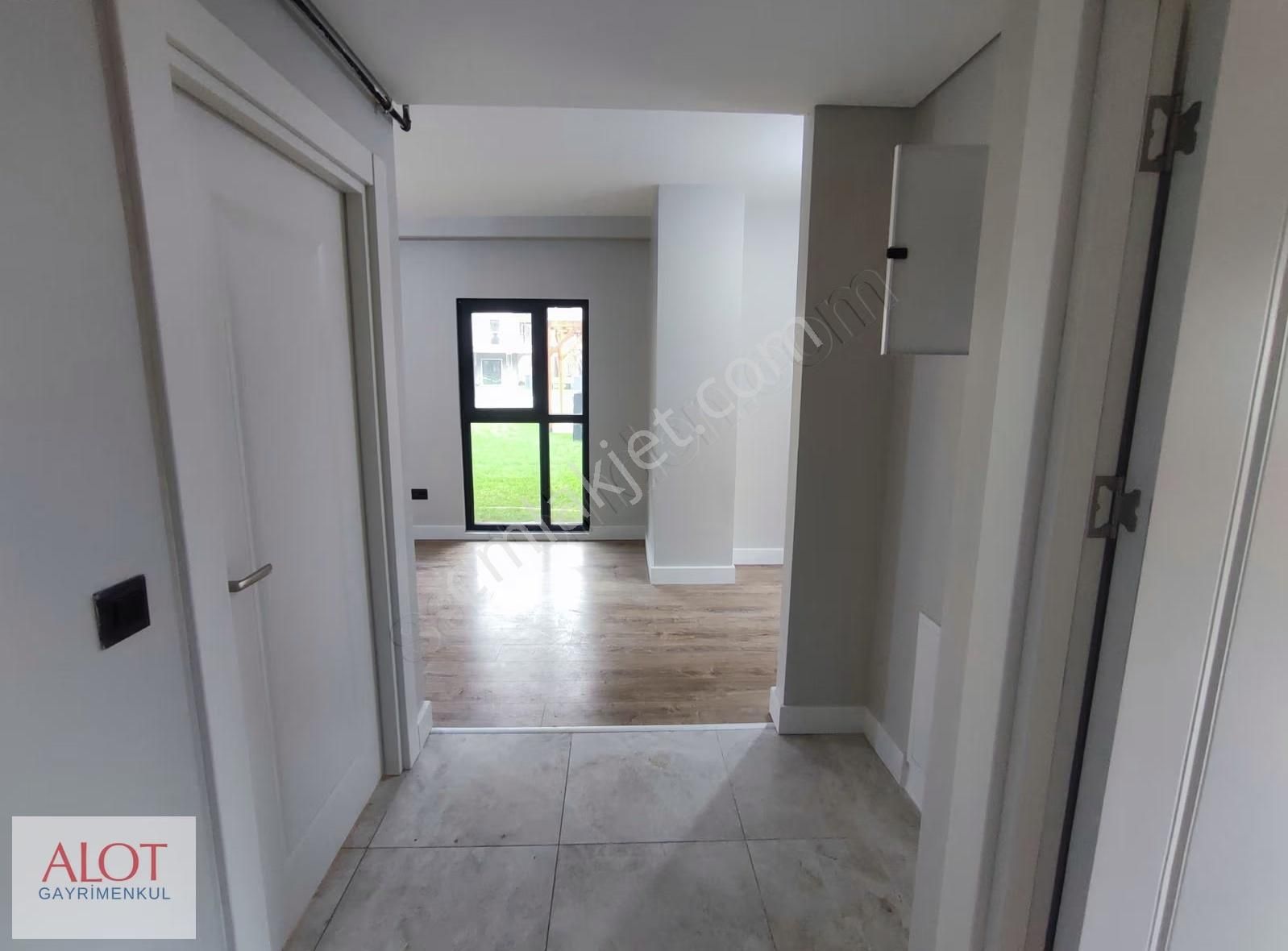 Üsküdar Mehmetakif Ersoy Caddesi Emlak Konut 1+1 - Görsel 19