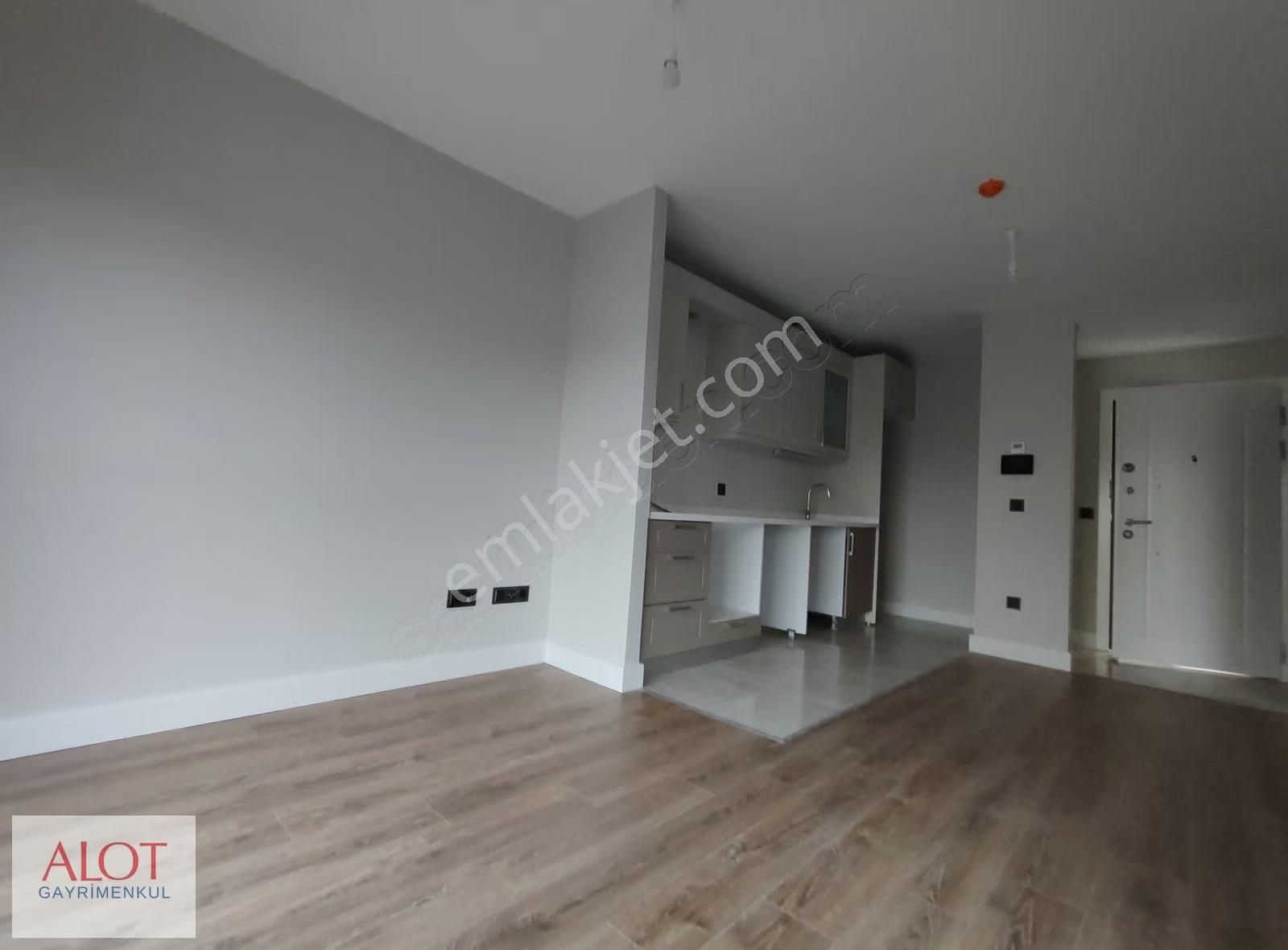 Emlak Konutta 1+1 Kiralık Daire - Görsel 5