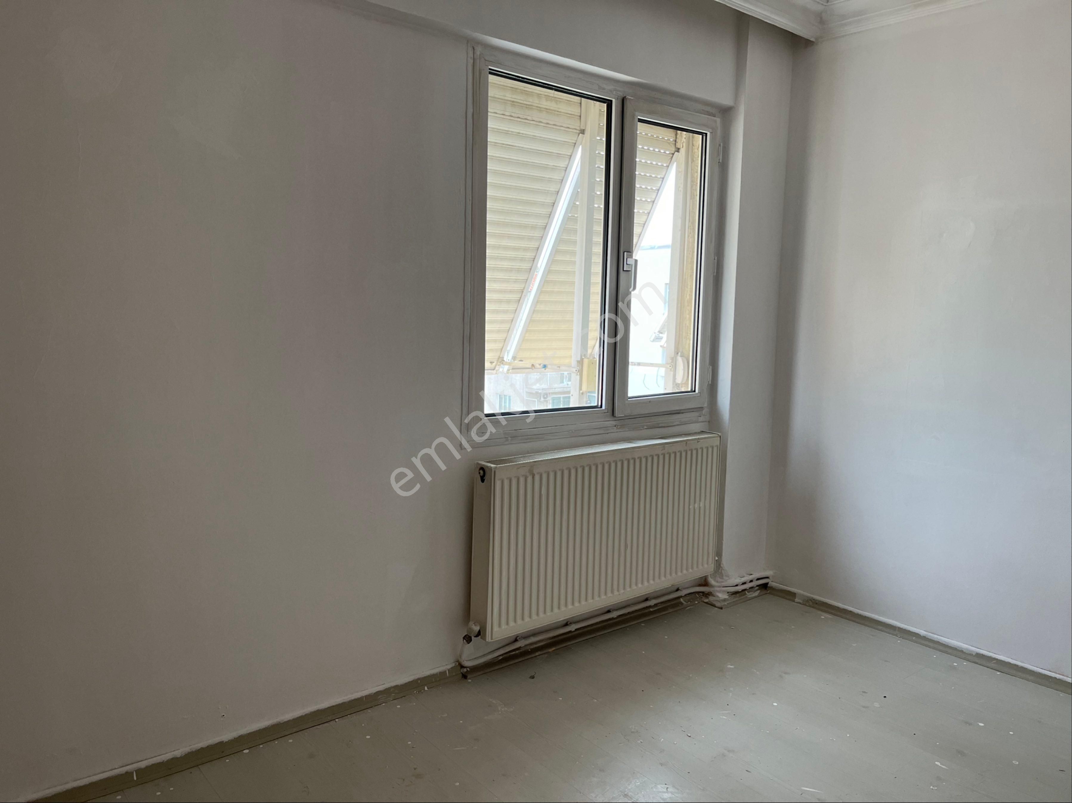 Denize Yakın Karşıyaka’da Ferah Kiralık Daire - Görsel 9