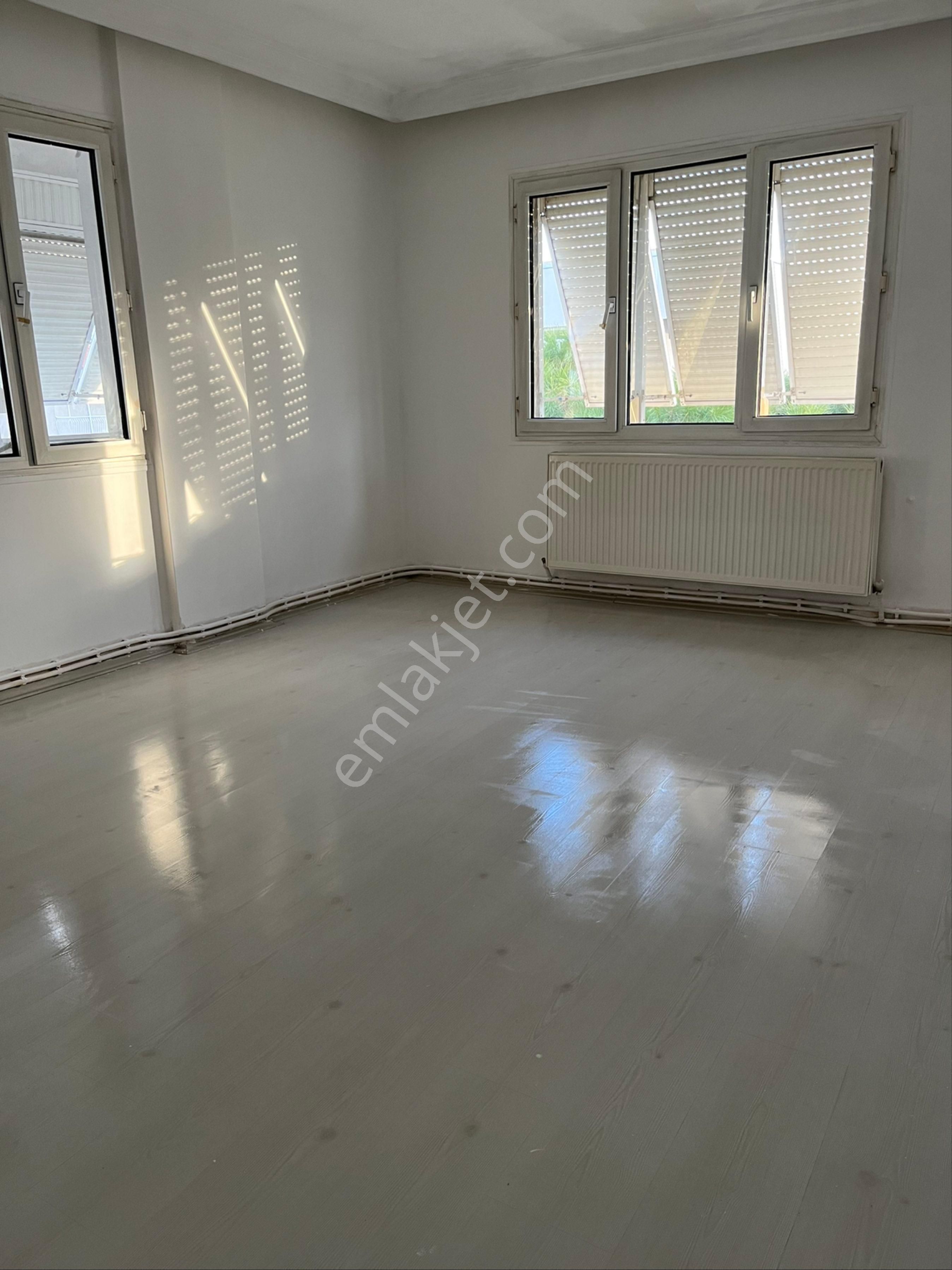 Denize Yakın Karşıyaka’da Ferah Kiralık Daire - Görsel 2