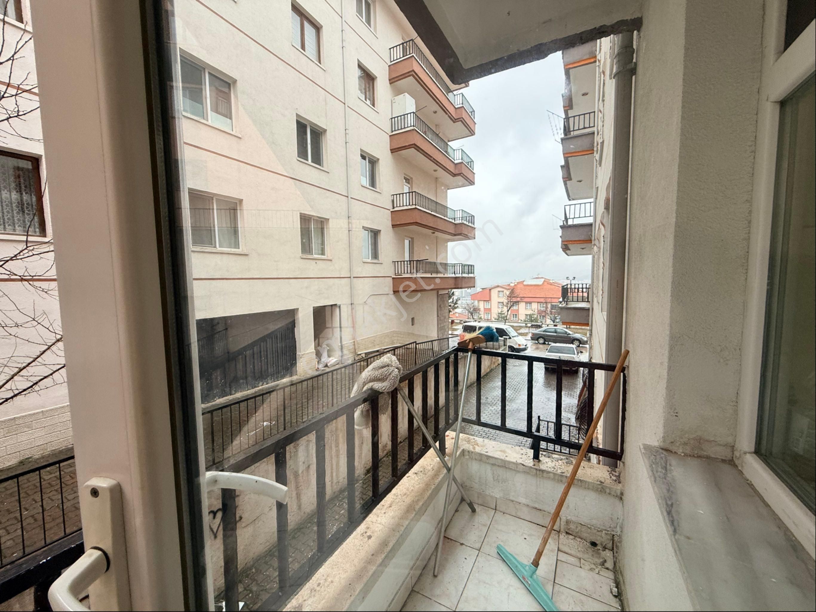 Satılık 3+1 Katta Daire - Görsel 25