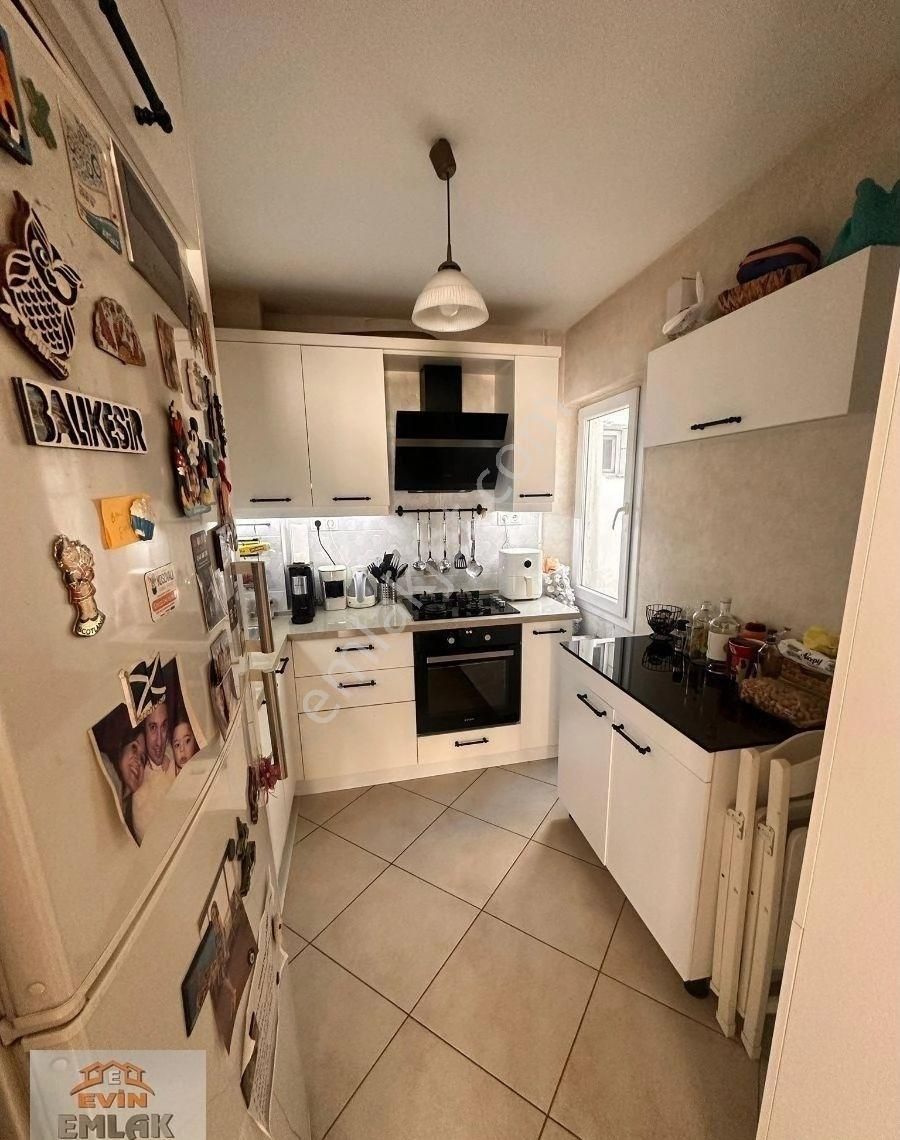 Poligon Metroya 3 Dak. Otoparklı Kapıcılı Eşyalı 3+1 Çok Bakımlı - Görsel 10