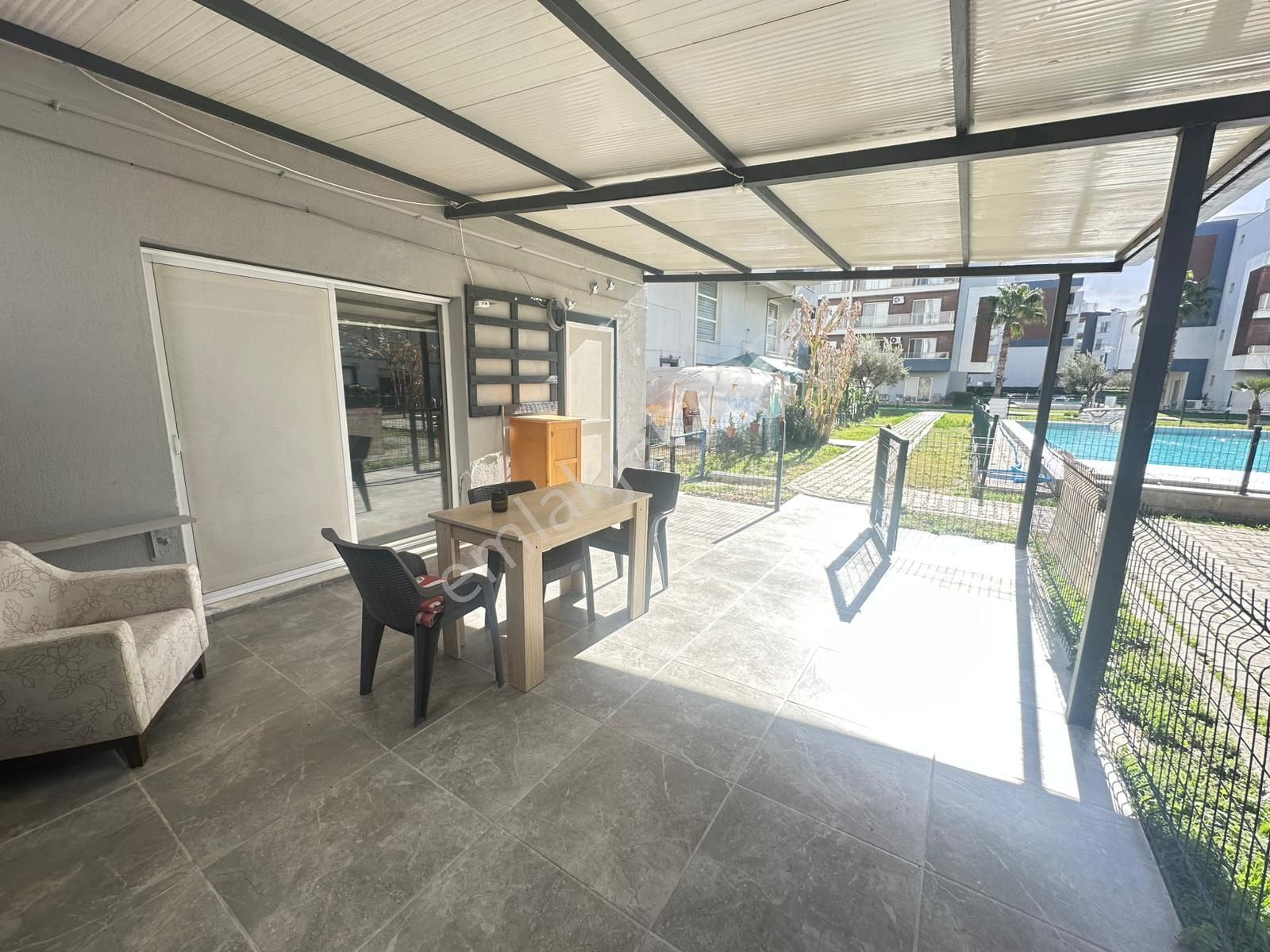 Seyrek'te Havuzlu Bahçe Dubleks 1+1 Eşyalı Satılık Daire​​​​ - Görsel 20