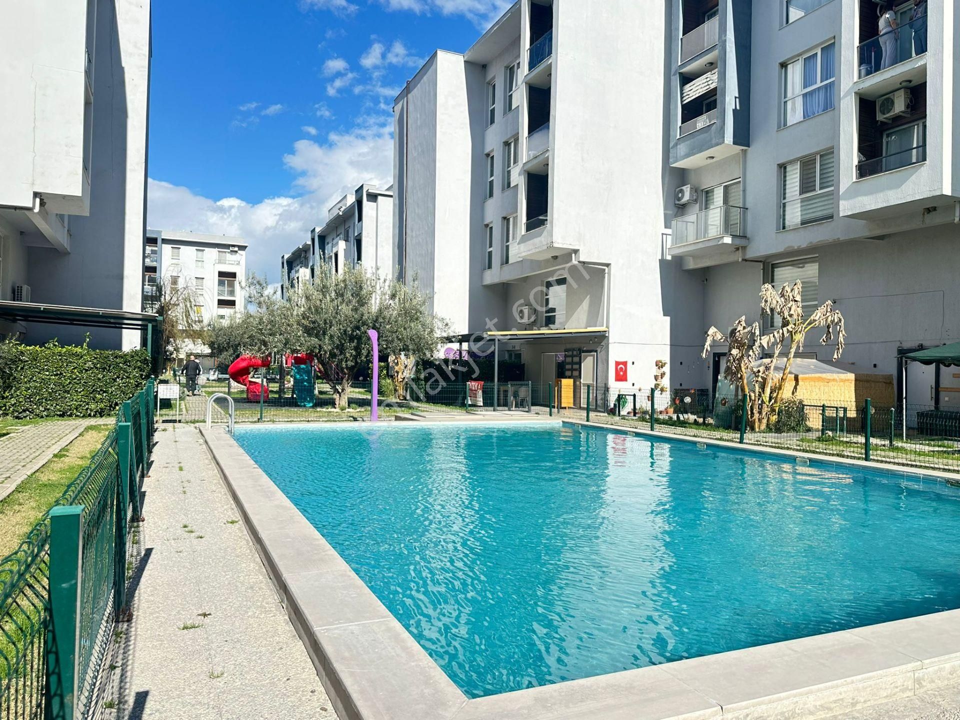 Seyrek'te Havuzlu Bahçe Dubleks 1+1 Eşyalı Satılık Daire​​​​ - Görsel 34