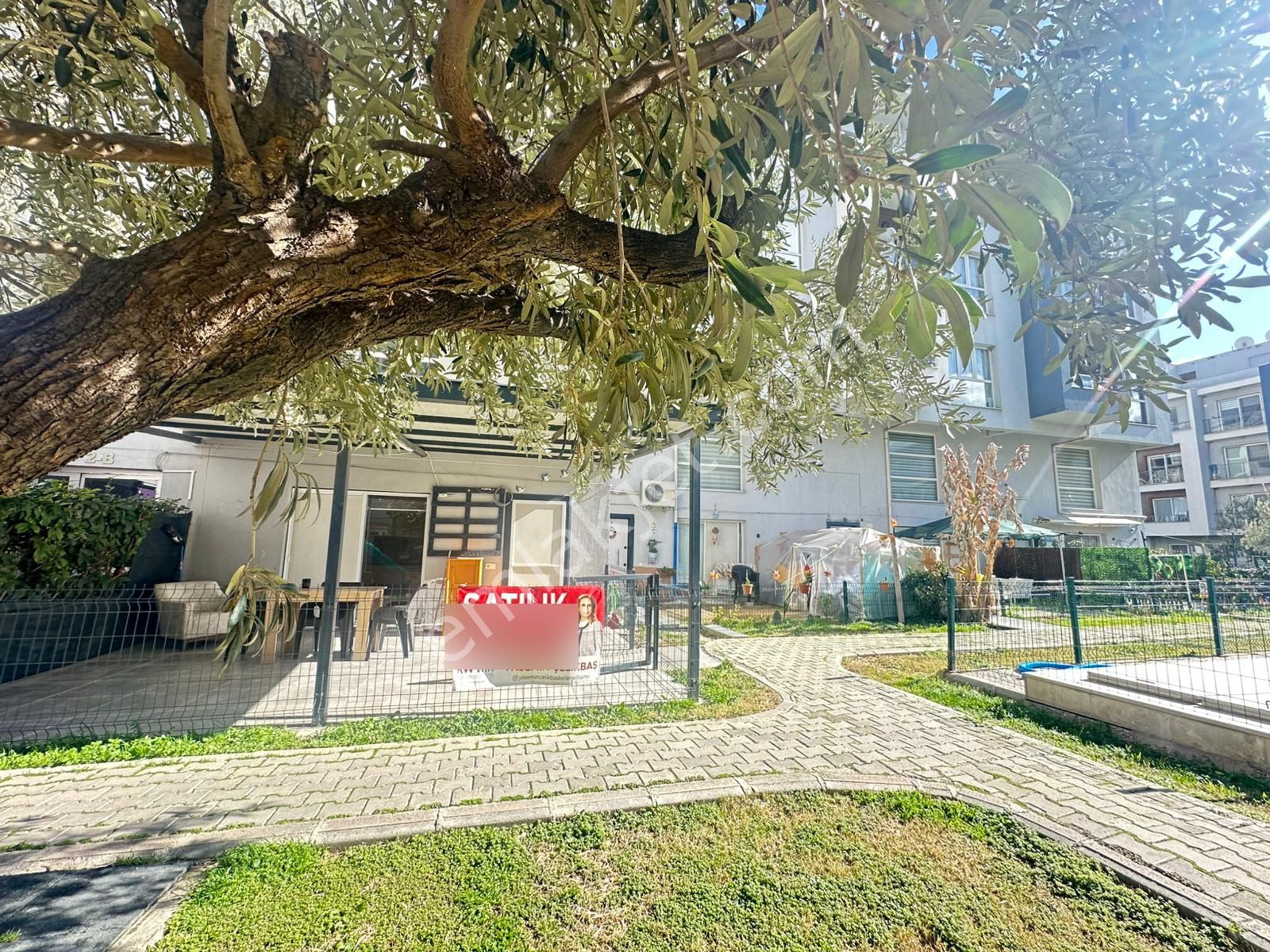 Seyrek'te Havuzlu Bahçe Dubleks 1+1 Eşyalı Satılık Daire​​​​ - Görsel 35