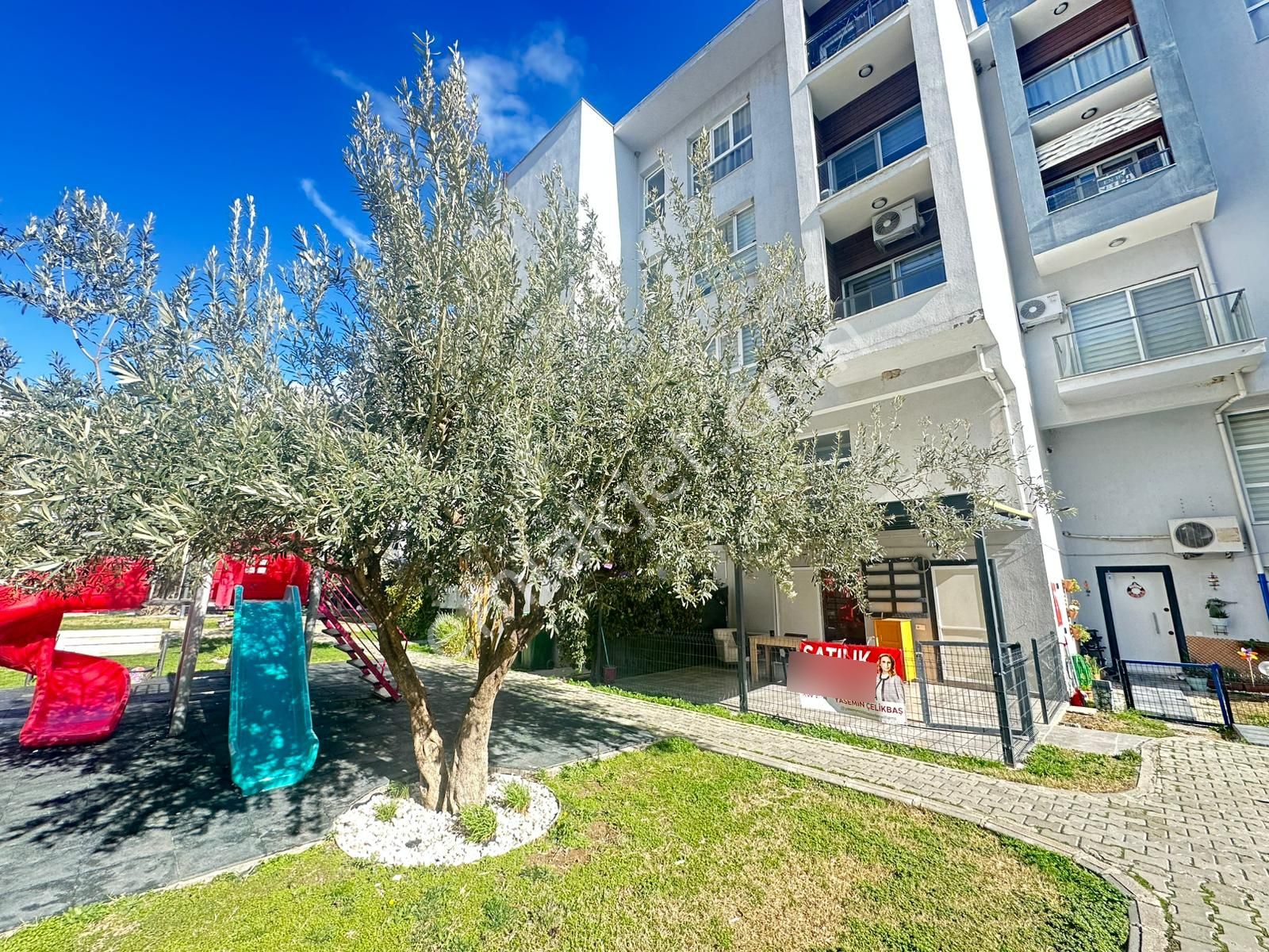 Seyrek'te Havuzlu Bahçe Dubleks 1+1 Eşyalı Satılık Daire​​​​ - Görsel 29