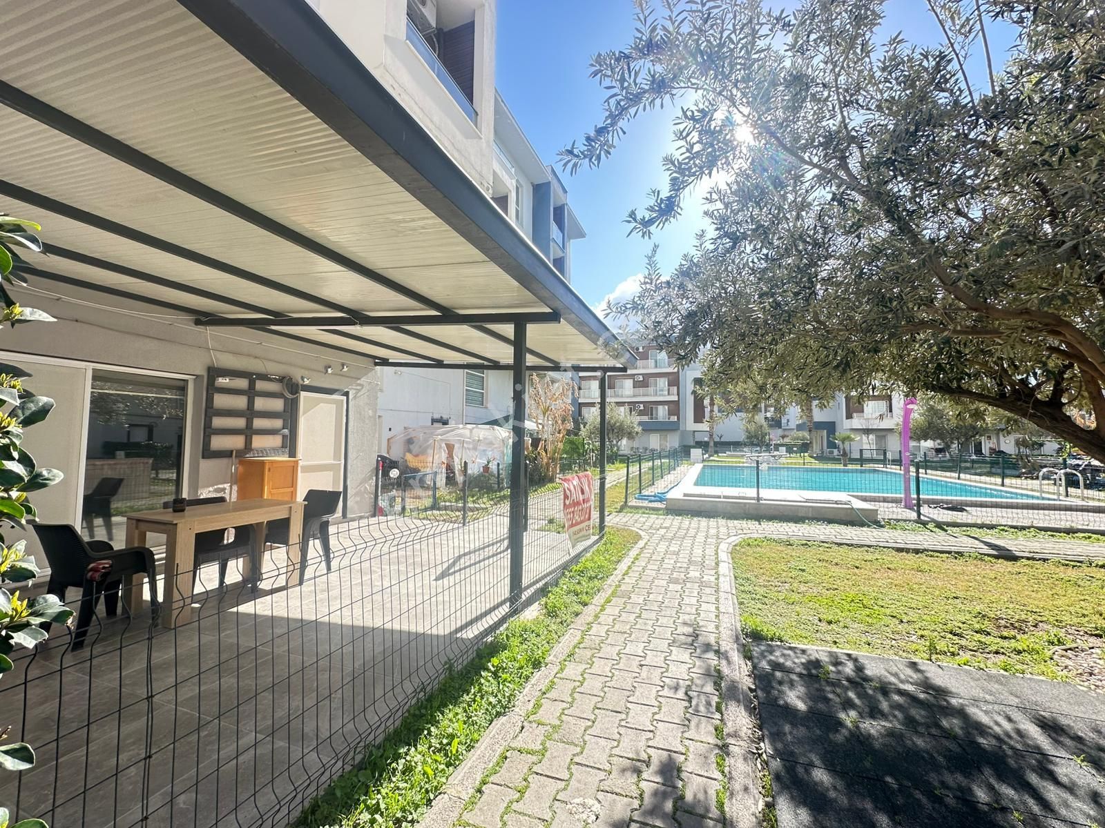 Seyrek'te Havuzlu Bahçe Dubleks 1+1 Eşyalı Satılık Daire​​​​ - Görsel 26