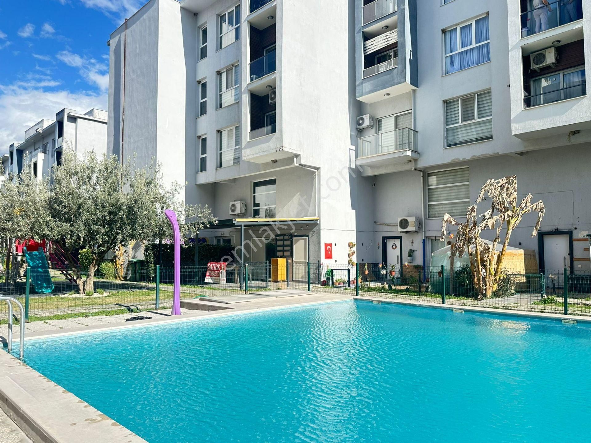 Seyrek'te Havuzlu Bahçe Dubleks 1+1 Eşyalı Satılık Daire​​​​ - Görsel 2