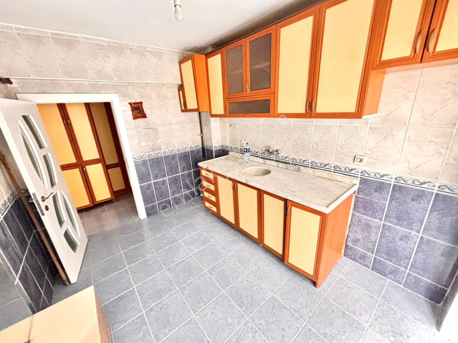 Yılmaz Gayrimenkul Den Andiçen Mah 3+1 Kat Konumunda Katta Tek Daire 130 M2 2.999 Pazarlıkl - Görsel 11