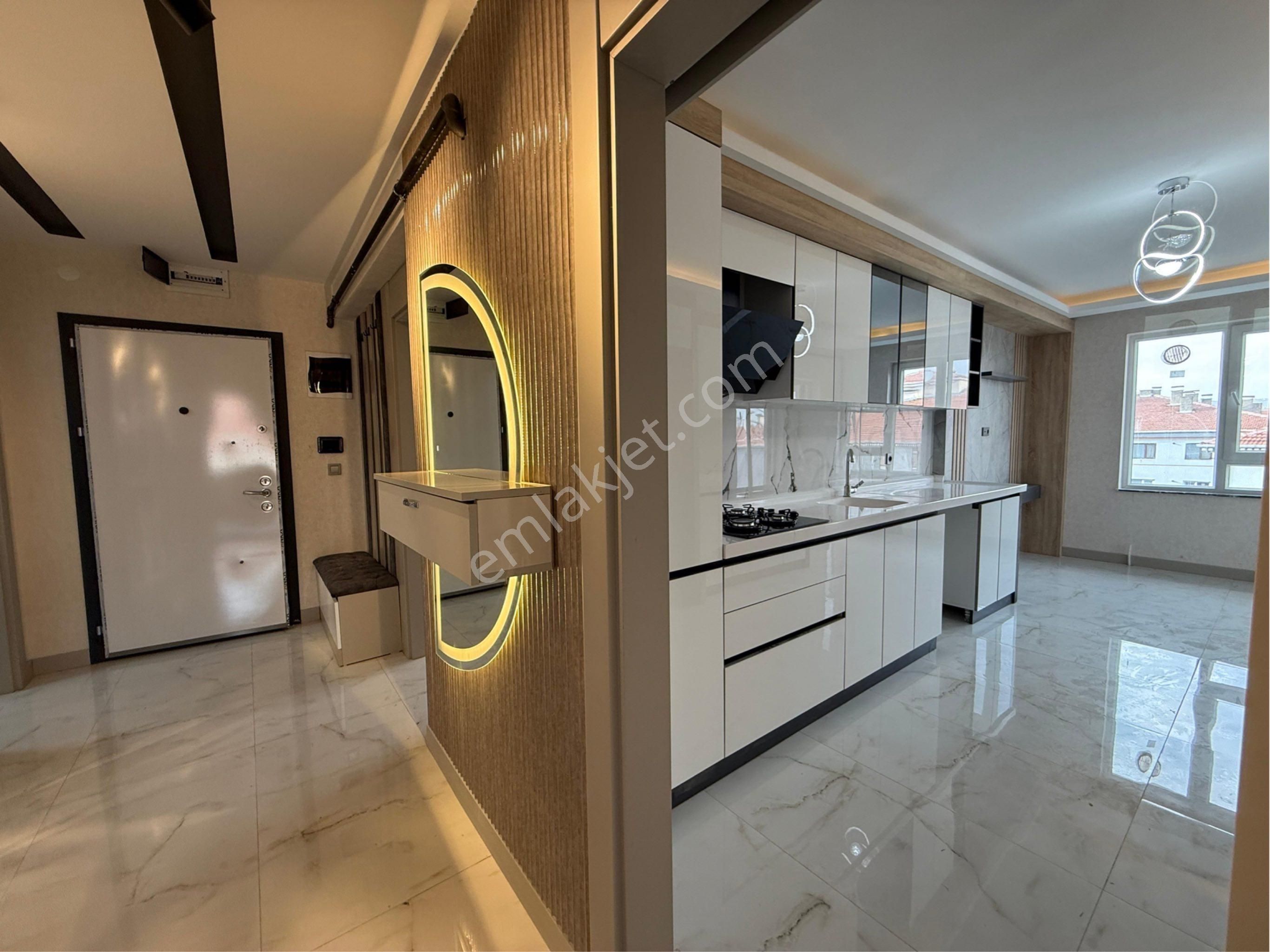 Karakaya Mah. Botanik Parkın Yanında Lüx Yapılı Sıfır Bina - Görsel 2