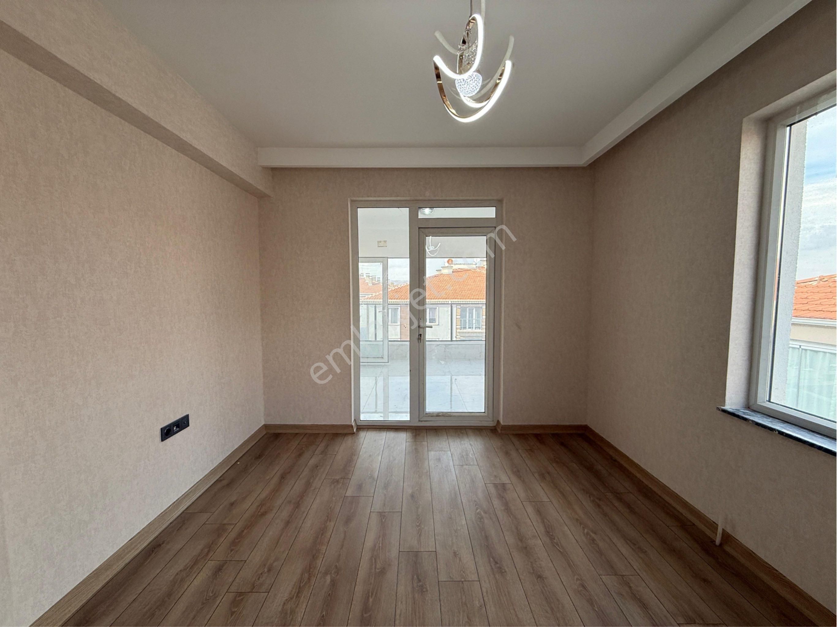 Karakaya Mah. Botanik Parkın Yanında Lüx Yapılı Sıfır Bina - Görsel 21