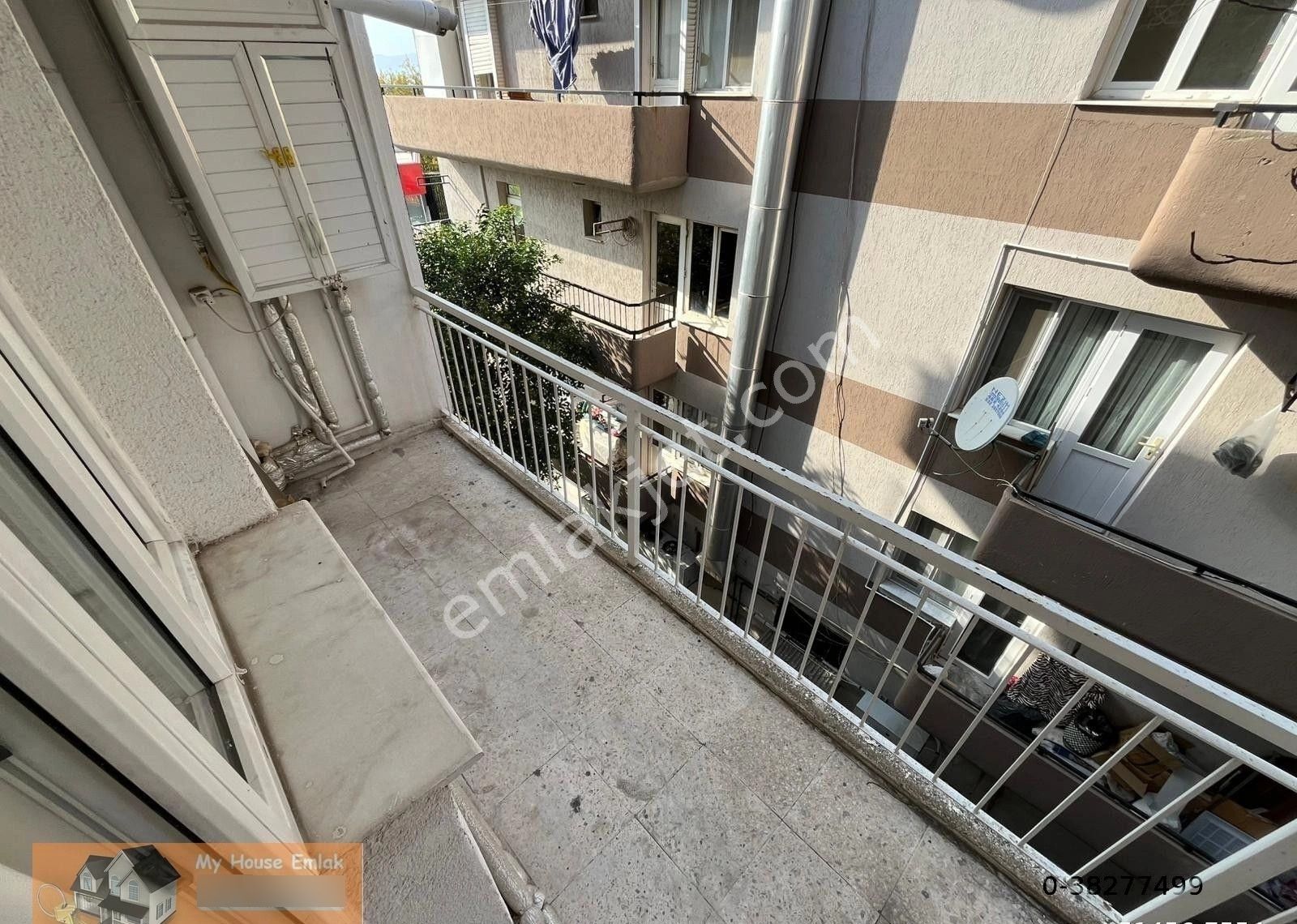 Buca’nın En İşlek Noktası Menderes Caddesi’nde Satılık Arakat 3+1 Geniş Daire - Görsel 25