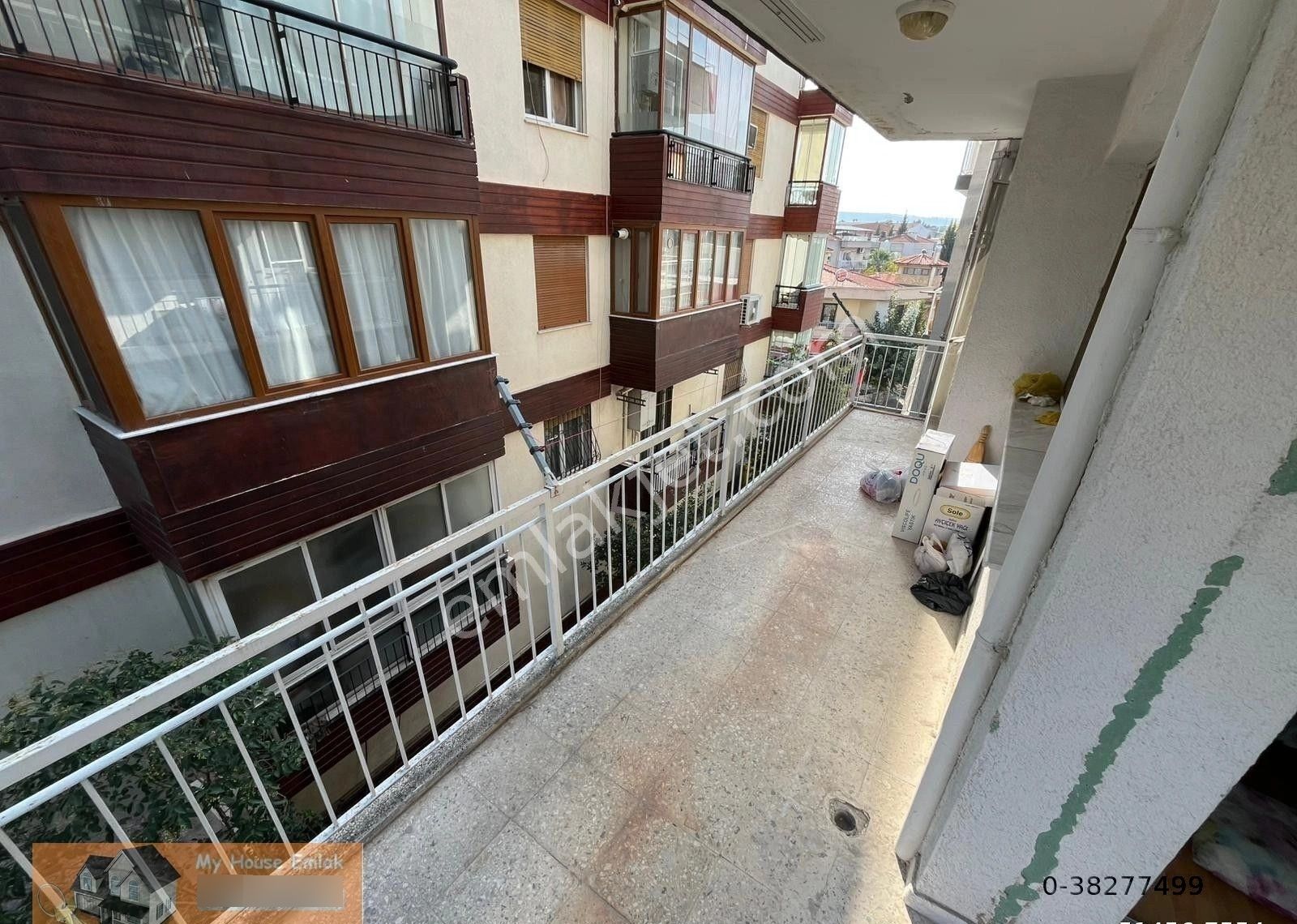 Buca’nın En İşlek Noktası Menderes Caddesi’nde Satılık Arakat 3+1 Geniş Daire - Görsel 21