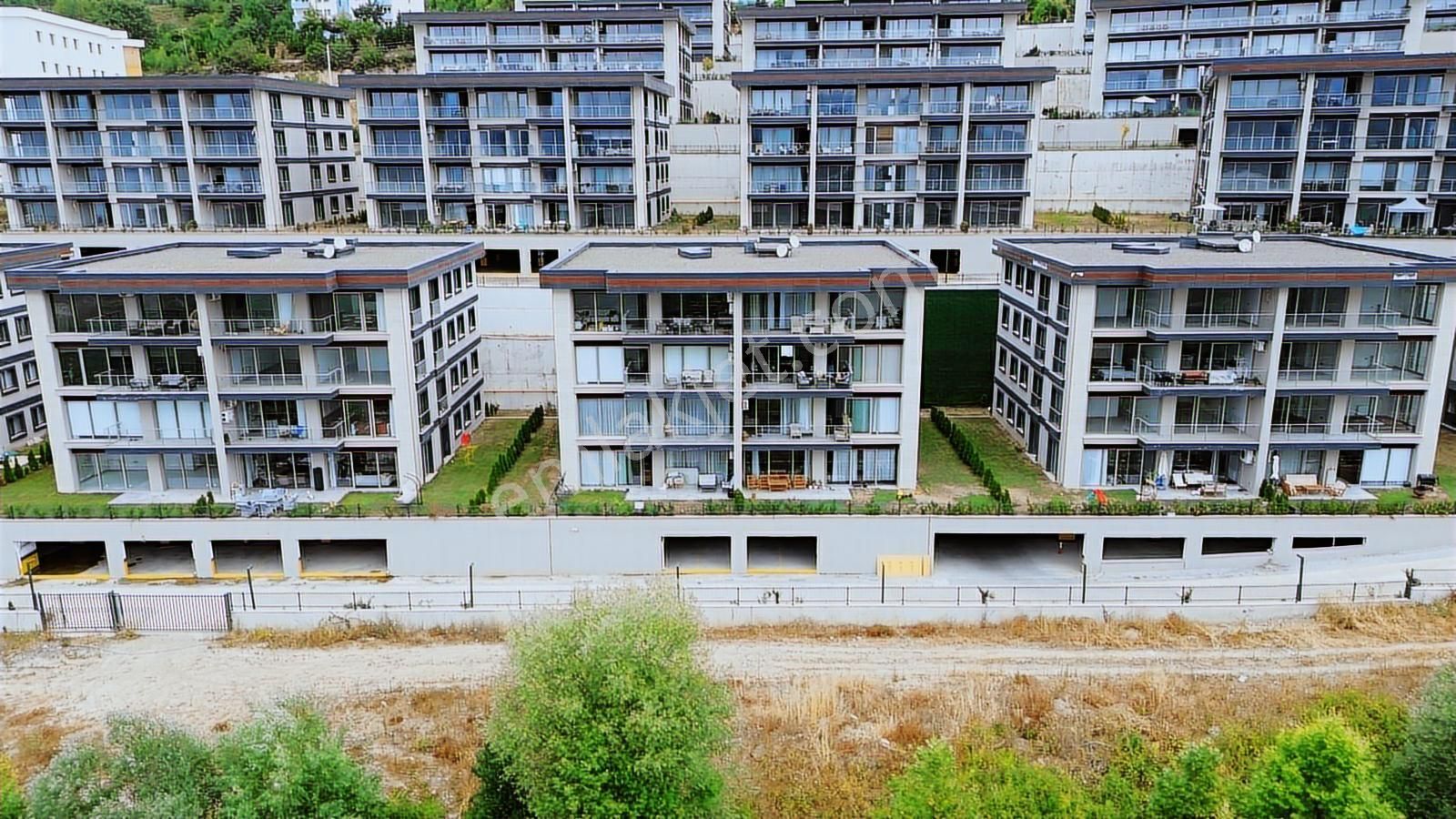 Gölbaşı Konaklarında Panaromik Göl Manzaralı Satılık 4+1