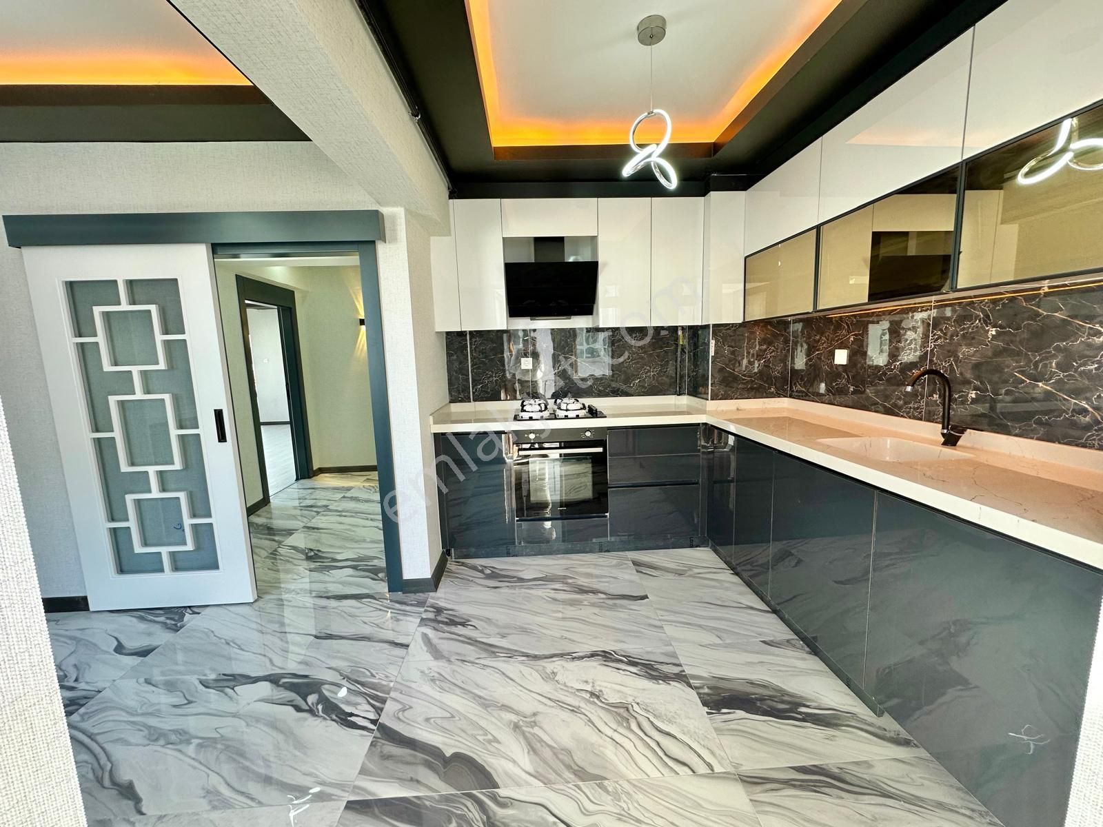 Yılmaz Gayrimenkulden Kacırılmayacak Teras Ful Yapılı Şahane Daire 4+1 Fırsat Dairesi - Görsel 8