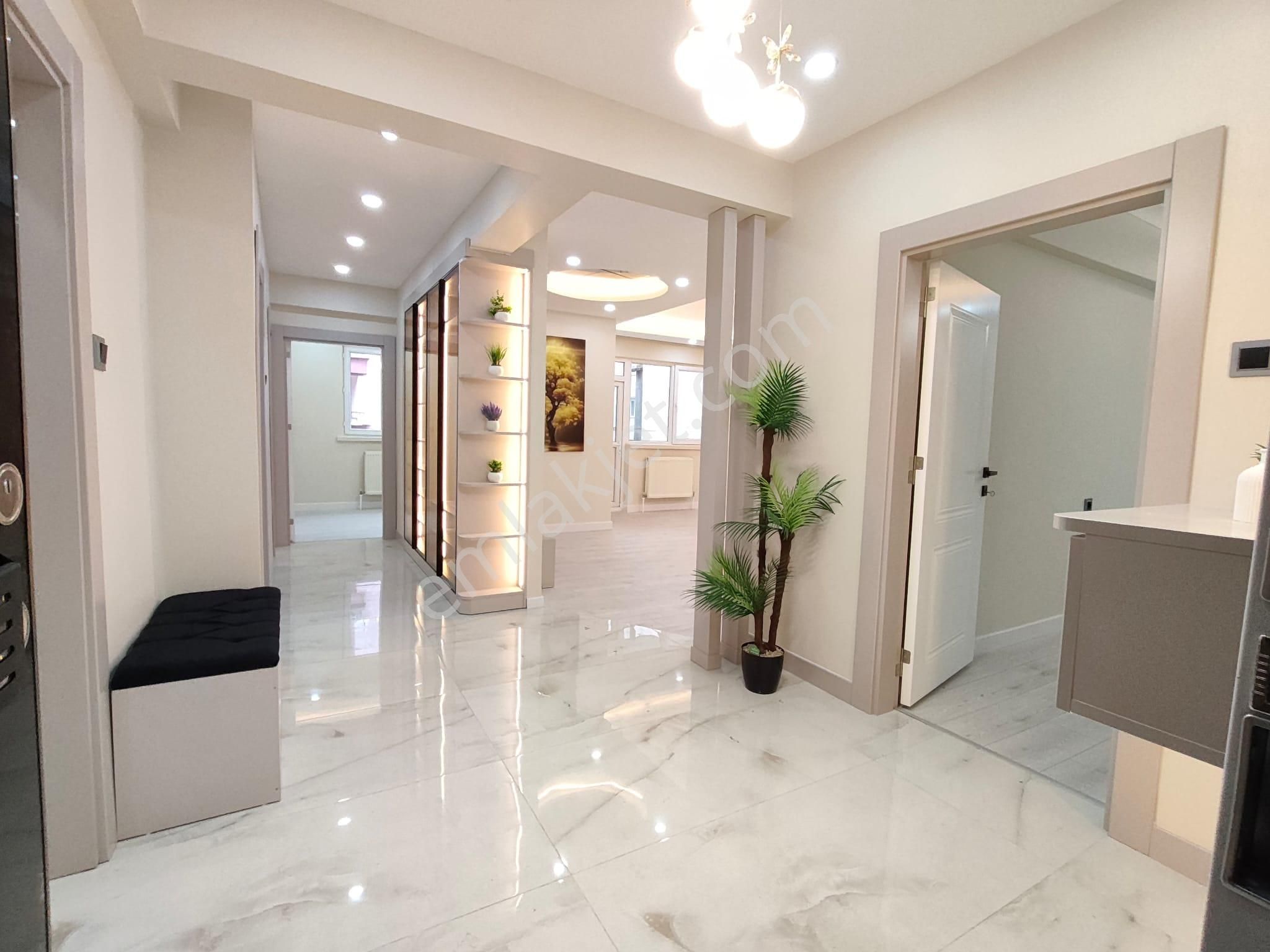 Yılmaz Gayrimenkul Den Mareşal Çakmak Mah 3+1 Arakat Lüx Yapılı 3. Banyolu 4.595 Pazarlıklı - Görsel 33