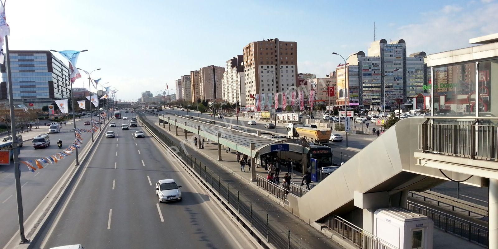 Metrobüse 5dk! Full Donanımlı Site İçi Ebeveyn Banyolu 2+1 Genişm2 Arakat Daire - Görsel 16