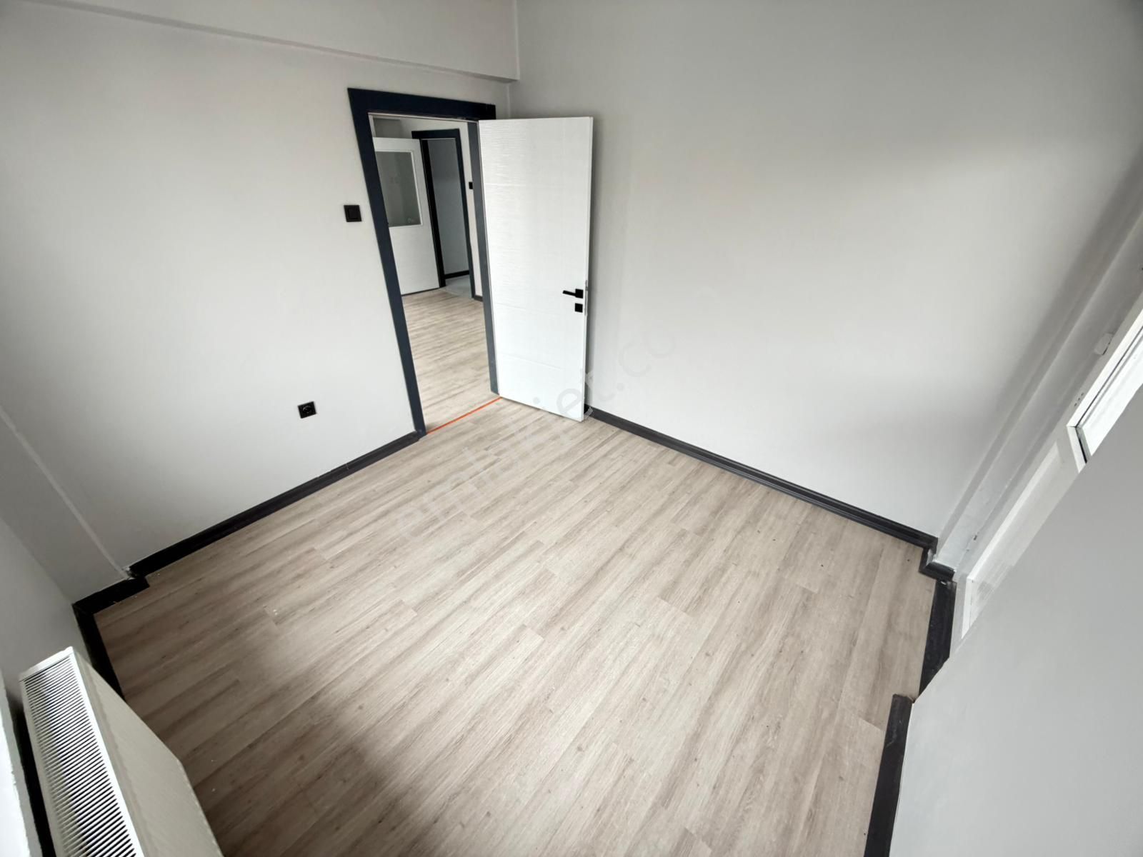 Kariyer'den Kalaba'da Cadde Yakını Katta Lüx Yapılı 3+1 Fırsat Daire - Görsel 18