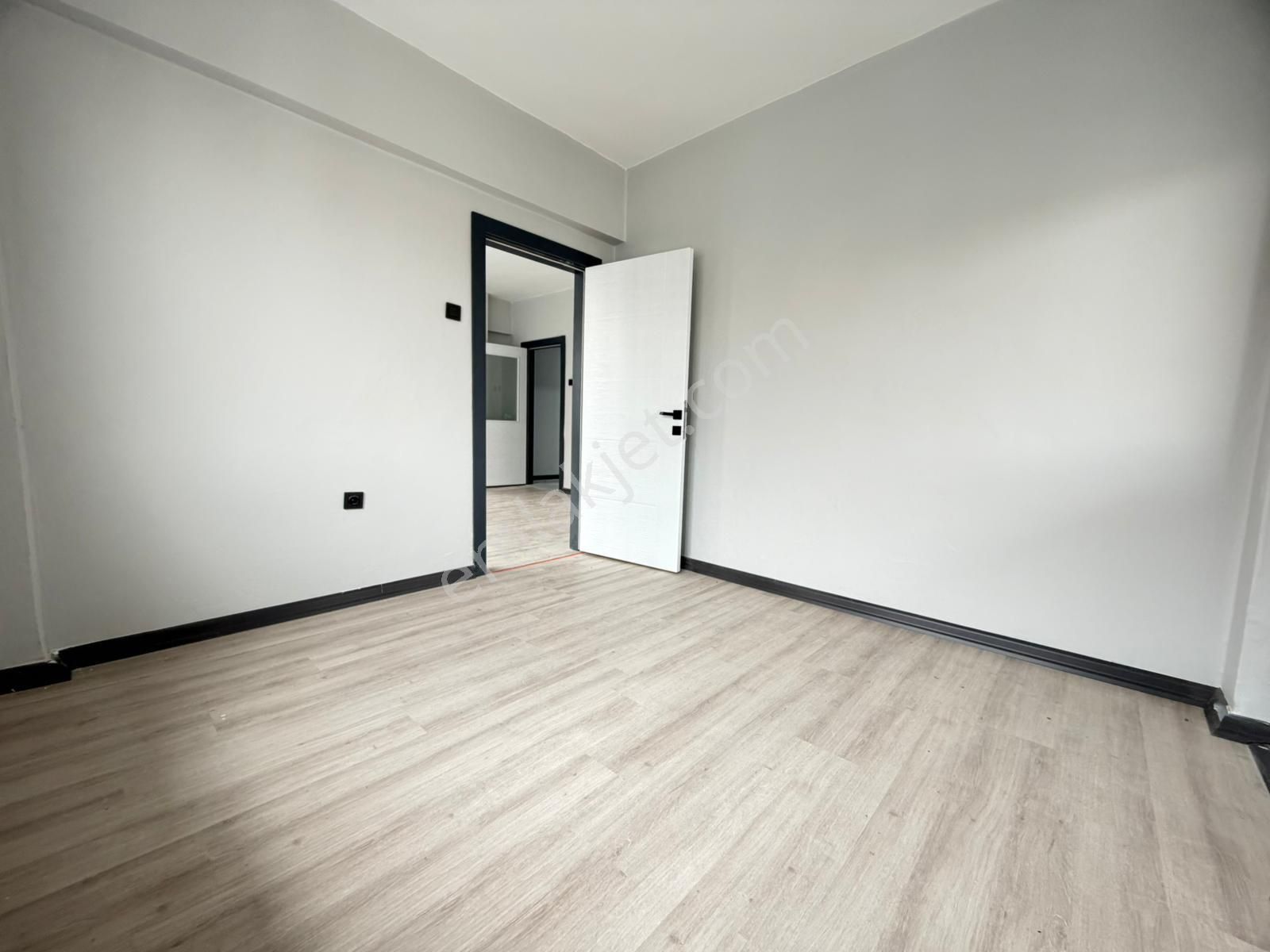 Kariyer'den Kalaba'da Cadde Yakını Katta Lüx Yapılı 3+1 Fırsat Daire - Görsel 20