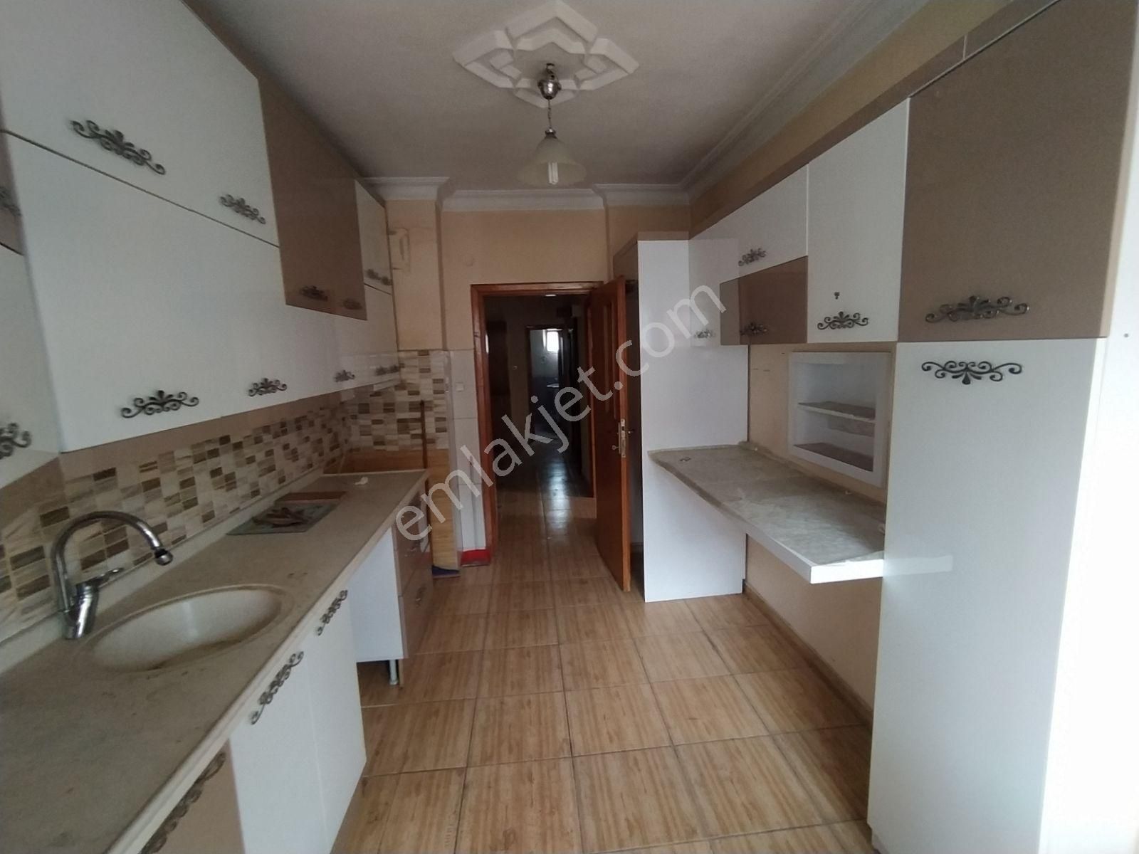 Caddeye Ve Tramvaya Yakın Merkezi Konumda 3+1 Kiralık Daire