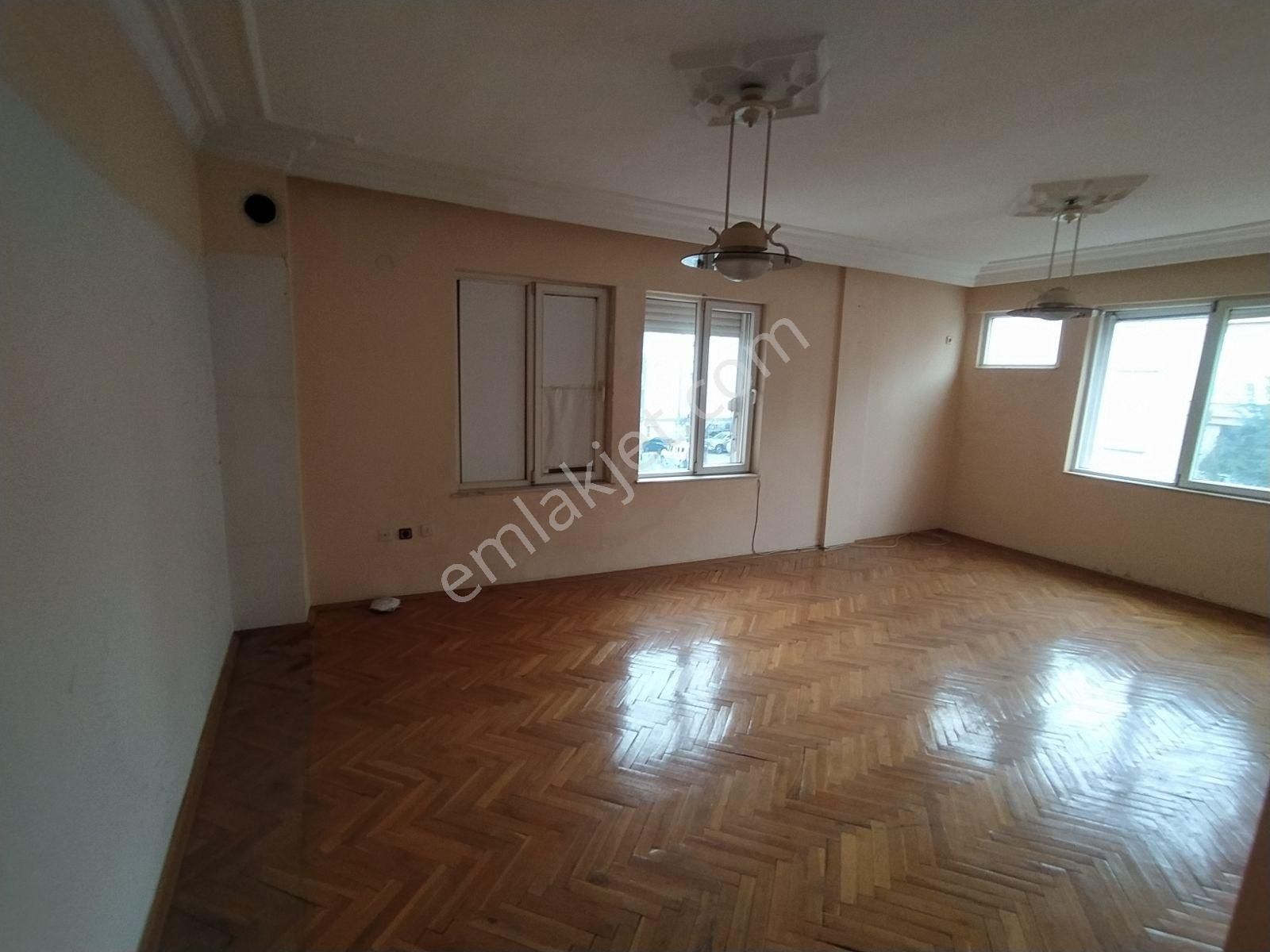 Caddeye Ve Tramvaya Yakın Merkezi Konumda 3+1 Kiralık Daire - Görsel 6