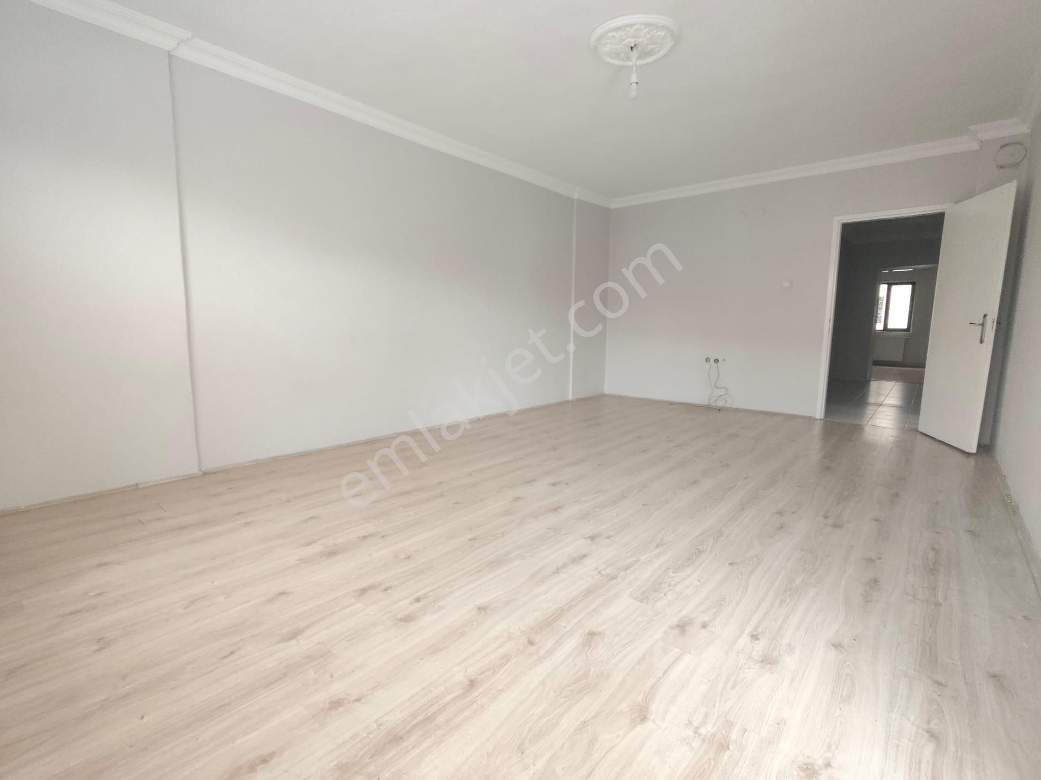 Yılmaz Gayrımenkulden Vatan Caddesi Üstü 1.arakatta Yapılı Şahane Konumda Kiralık Daire 20.000 Tl - Görsel 11