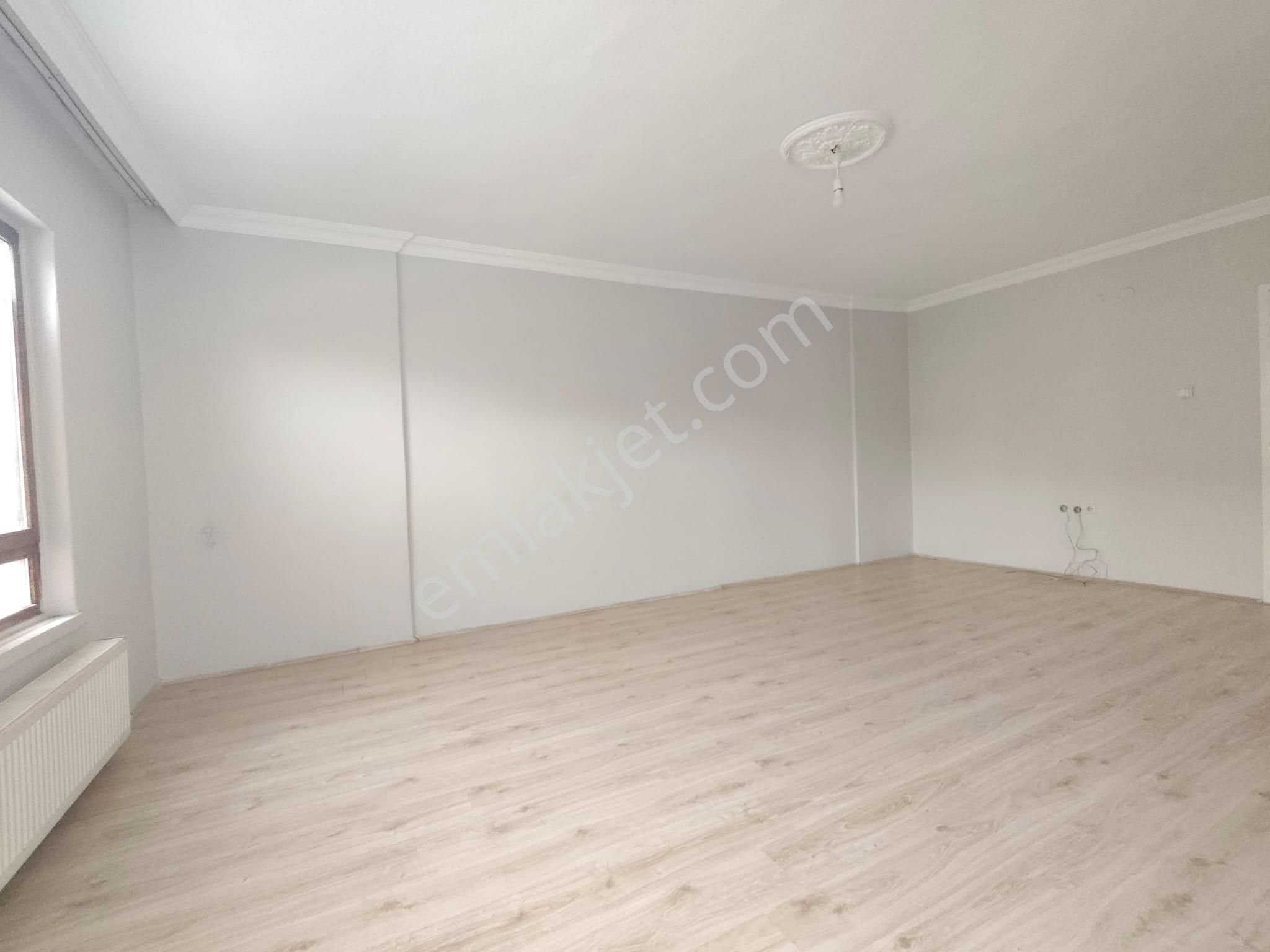 Yılmaz Gayrımenkulden Vatan Caddesi Üstü 1.arakatta Yapılı Şahane Konumda Kiralık Daire 20.000 Tl - Görsel 5