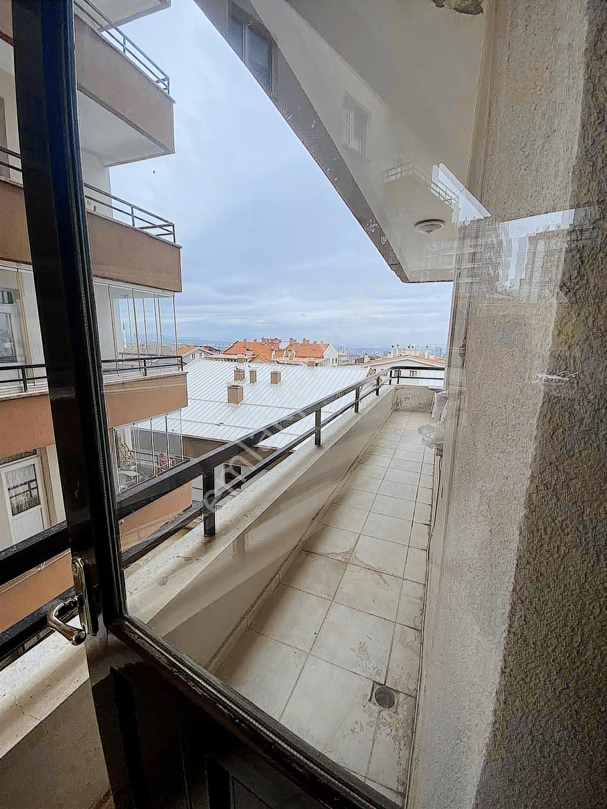 Çankaya İlker Mah Şehir Manzaralı,bakımlı 3+1 Satılık Daire - Görsel 21