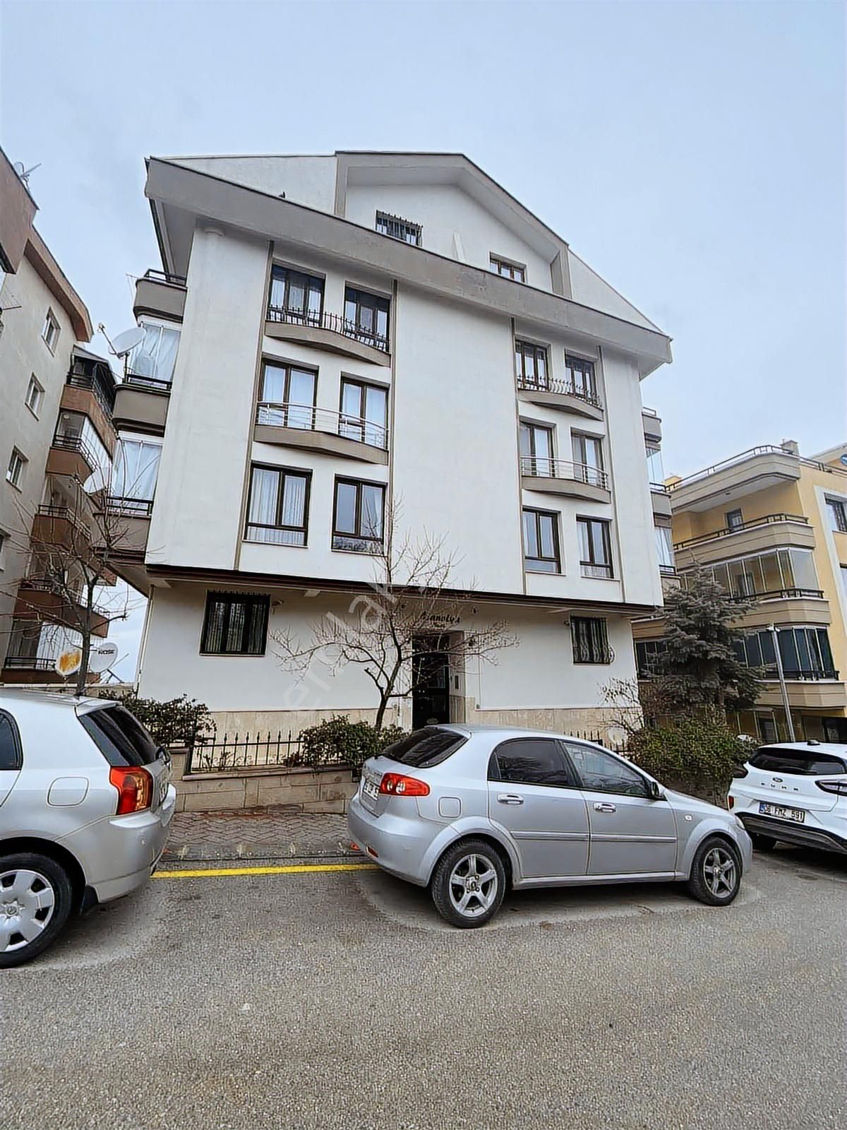 Çankaya İlker Mah Şehir Manzaralı,bakımlı 3+1 Satılık Daire - Görsel 16